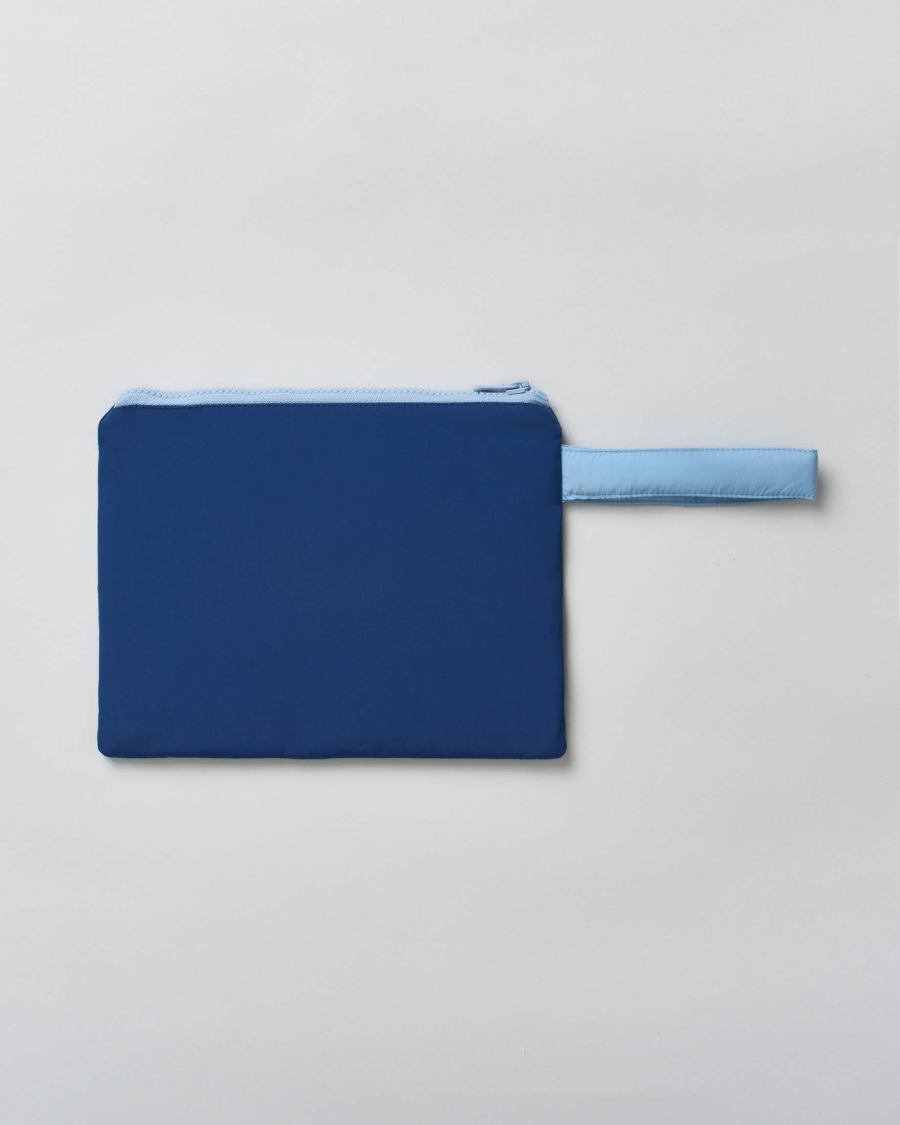 Pochette MC2 Saint Barth Pareasy blu in tessuto impermeabile image