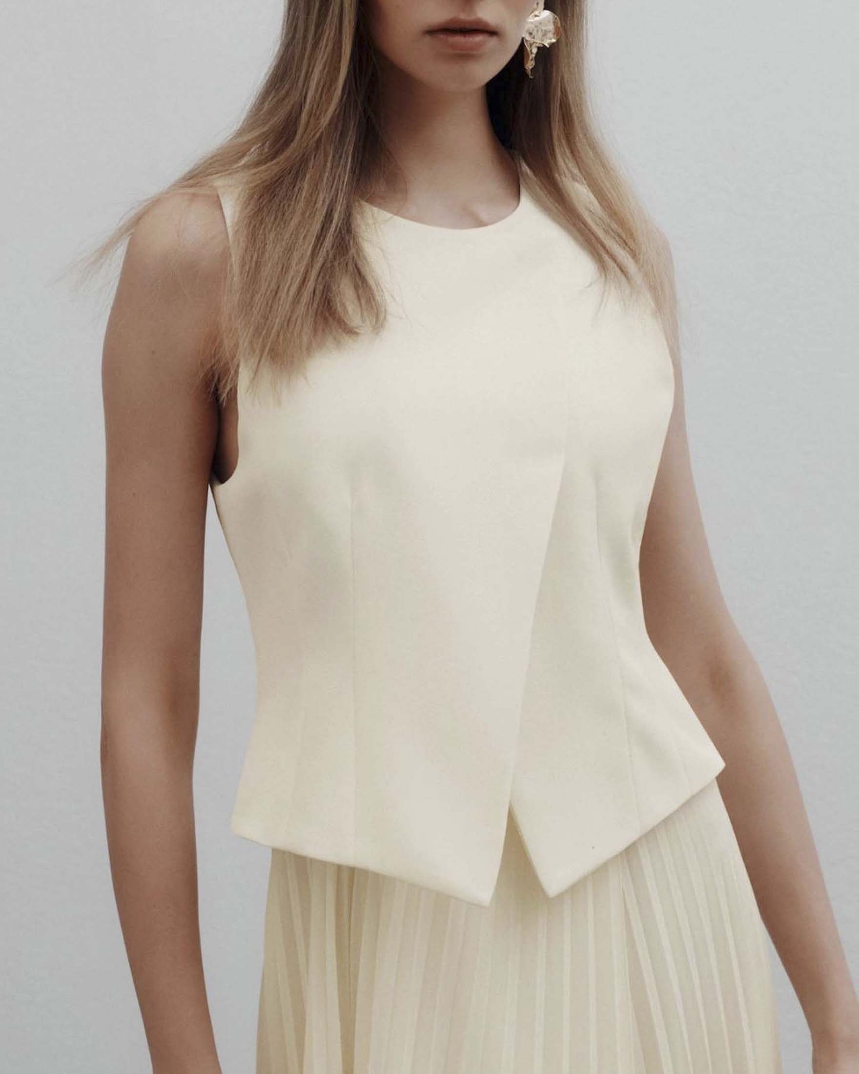 Abito lungo Marella 365 bianco in crêpe envers satin con top a gilet e gonna plissettata image