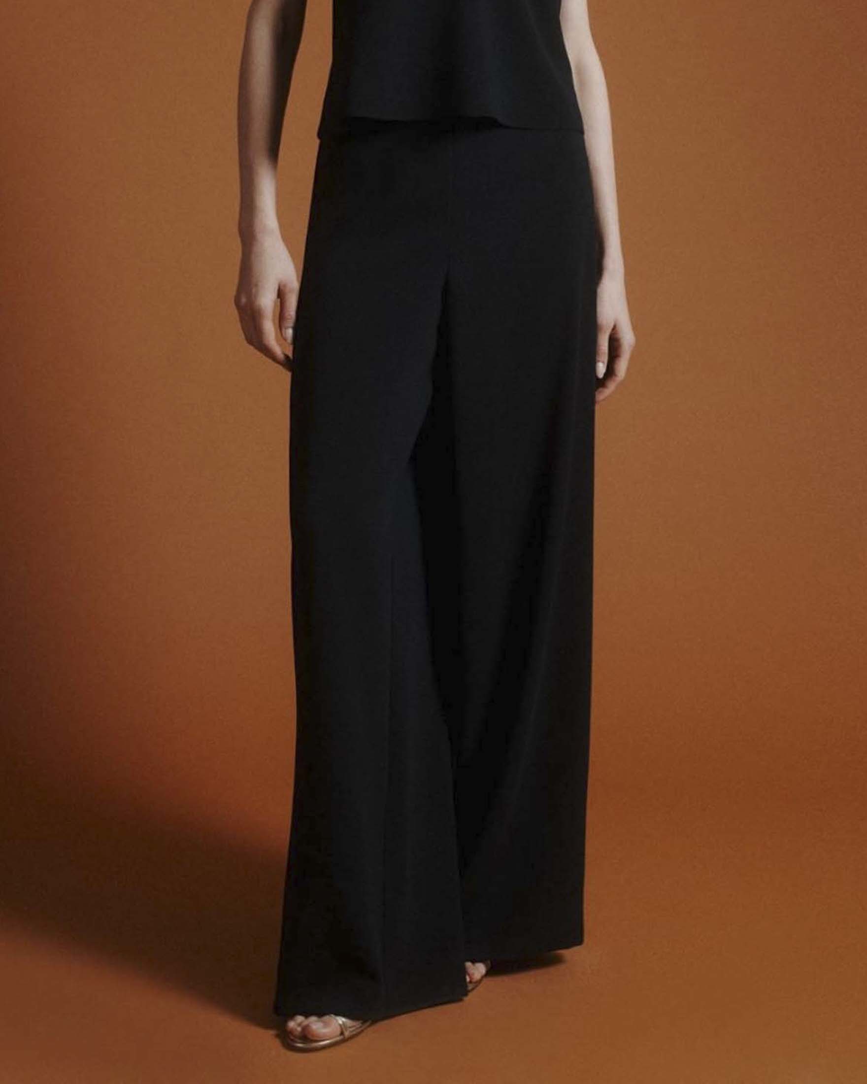 Pantalone a palazzo Marella 365 nero in crêpe envers satin con chiusura laterale con zip image