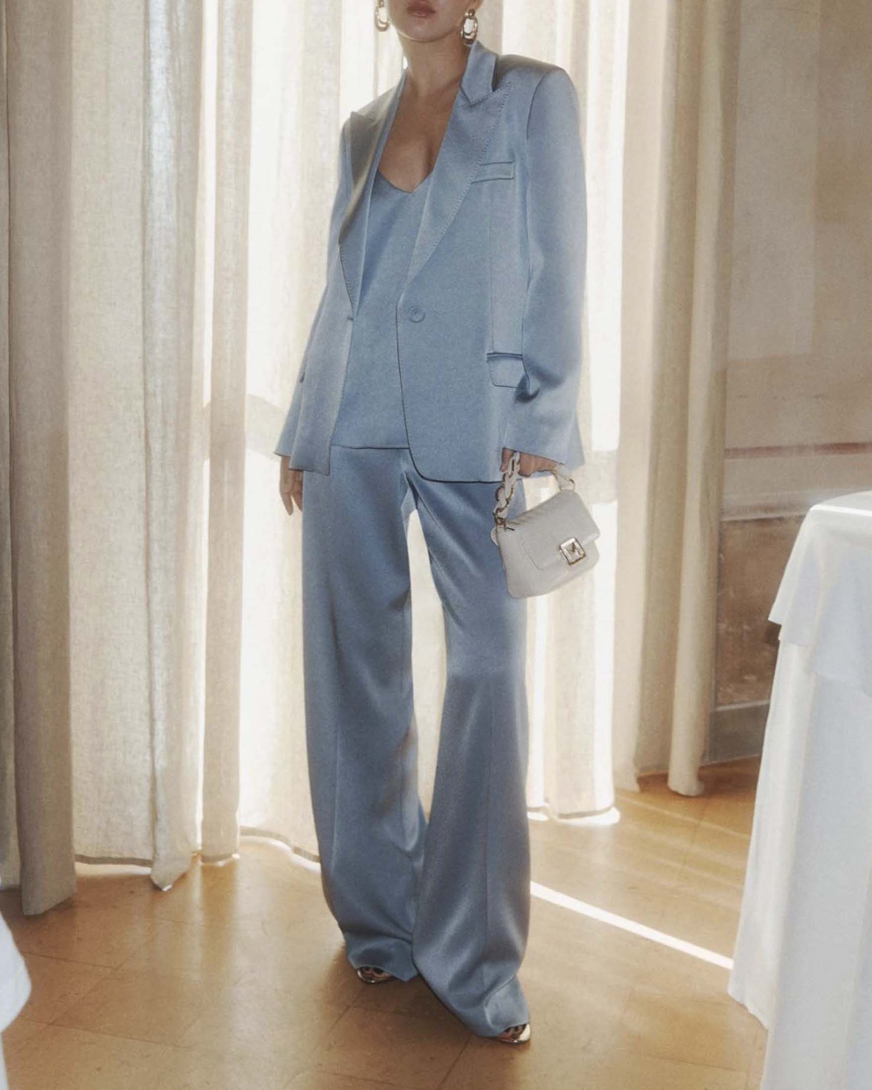Top Marella azzurro in satin tecnico con spalline sottili e scollo leggermente a V image