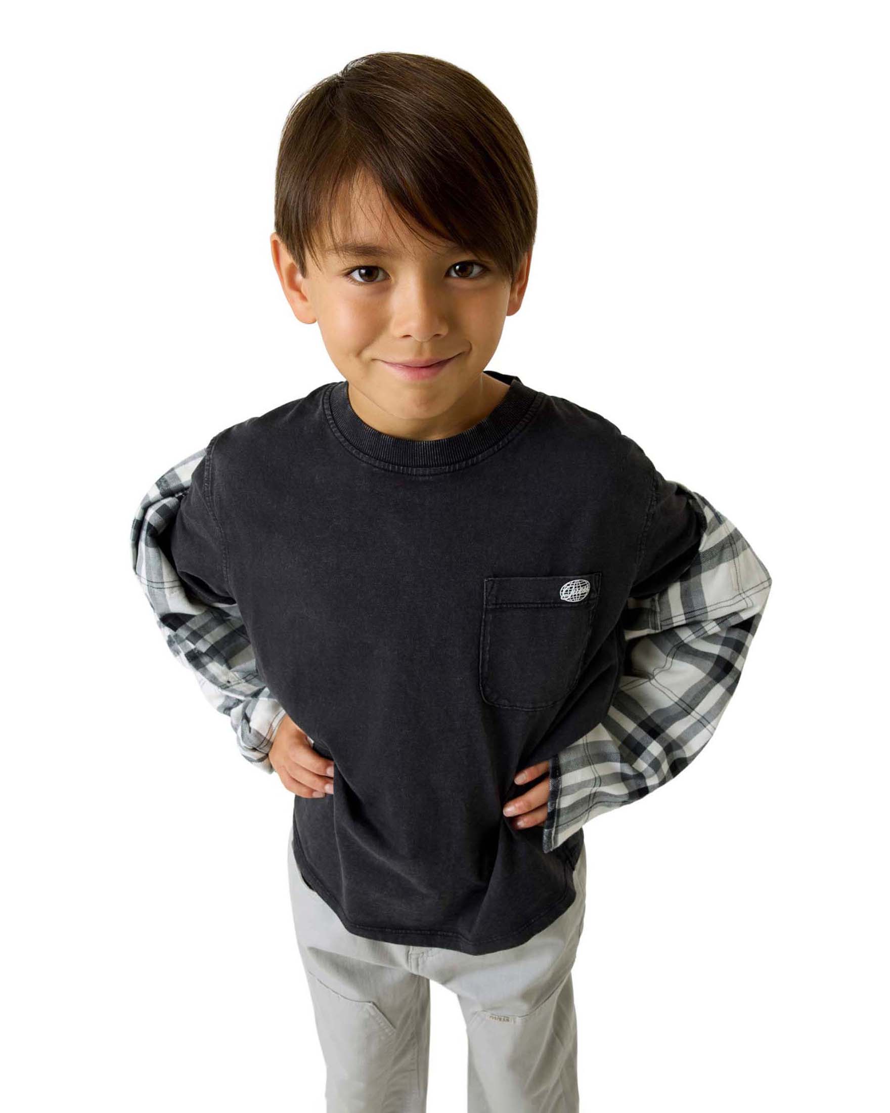 T-shirt mezza manica Guess nera in misto cotone con taschino e logo ricamato