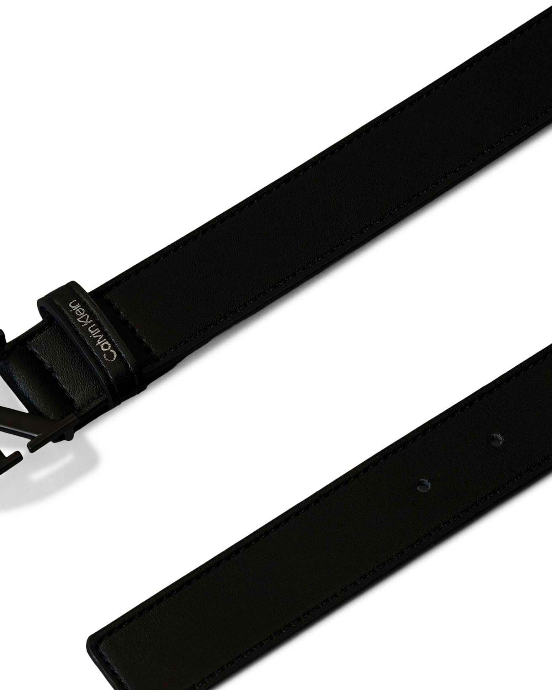 Cintura nera Calvin Klein in ecopelle con fibbia con logo monogram image