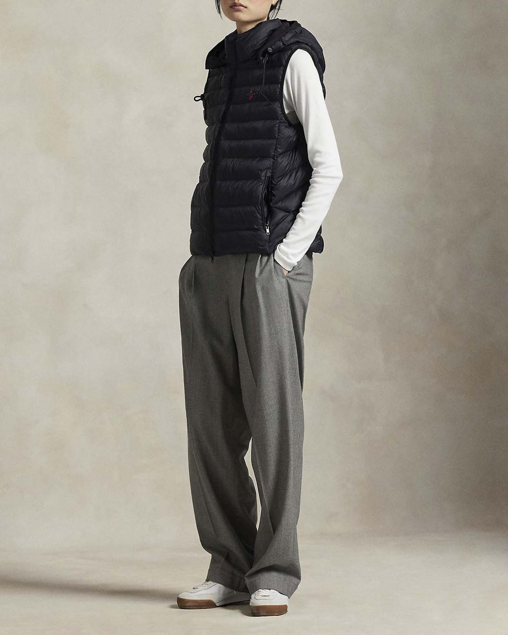 Piumino smanicato Polo Ralph Lauren idrorepellente nero con cappuccio removibile e Pony ricamato image