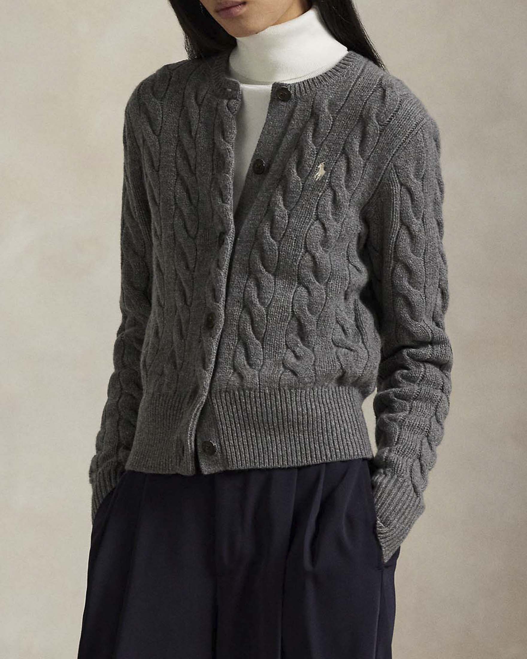 Cardigan slim Polo Ralph Lauren grigio in lana e cachemire a trecce con logo Pony ricamato