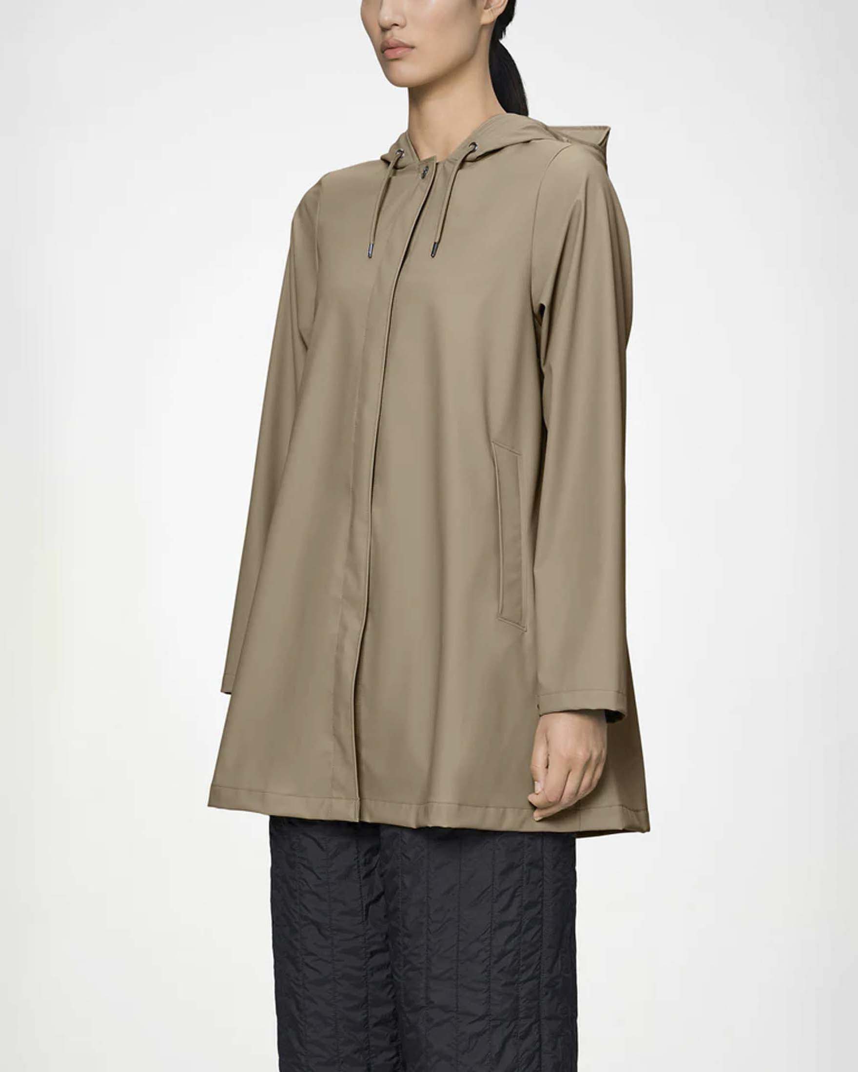 Giacca antipioggia A-Line W Jacket Rains beige svasata corta con cappuccio dotato di visiera e coulisse image