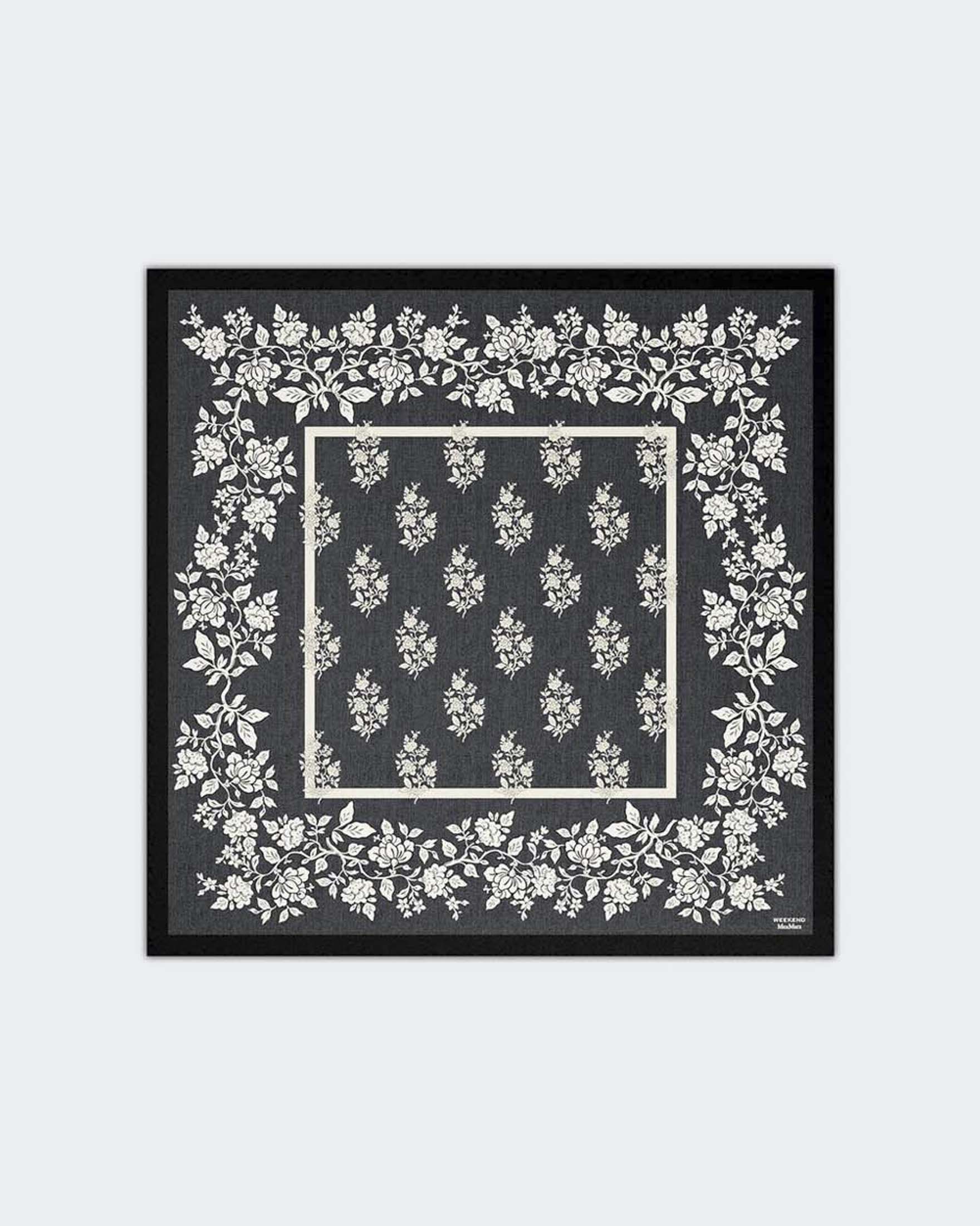 Foulard Weekend Max Mara in twill di seta effetto denim blu con stampa fiori a contrasto