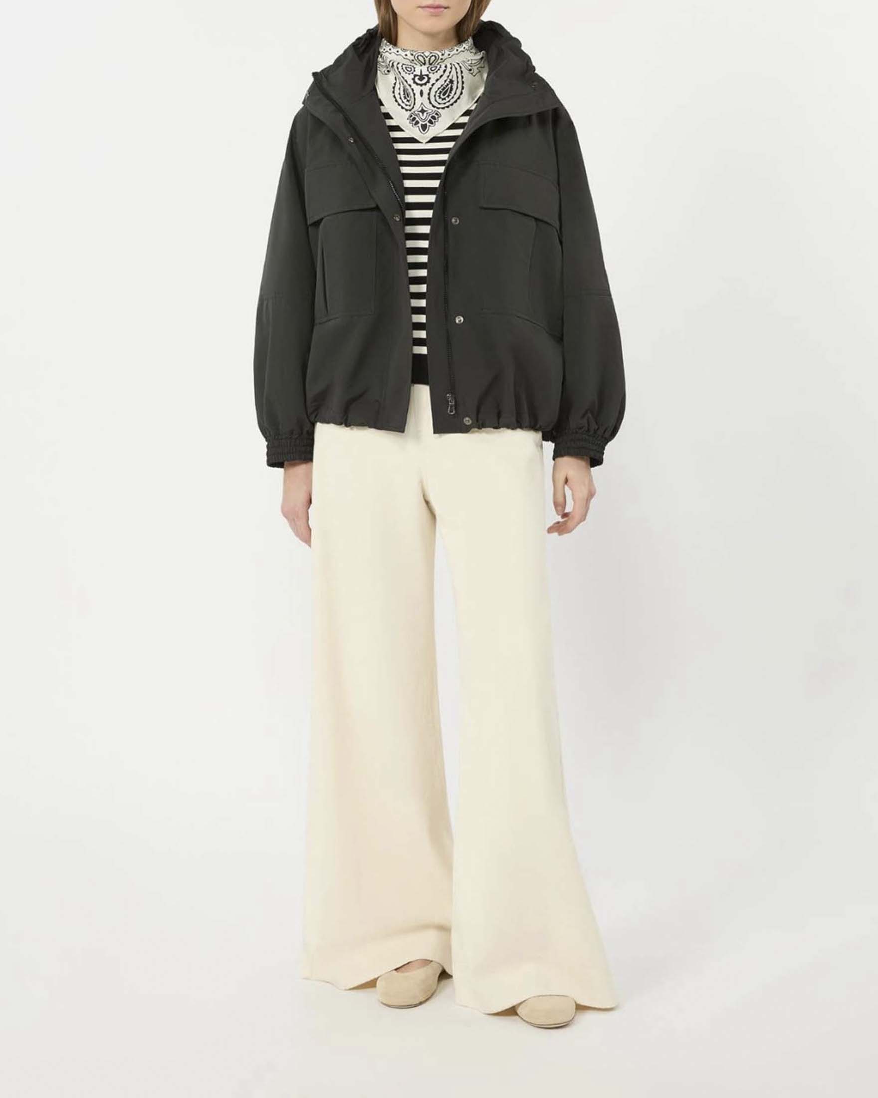 Maglia scollo a barchetta Weekend Max Mara bianca a righe nere in viscosa con maniche tre quarti image