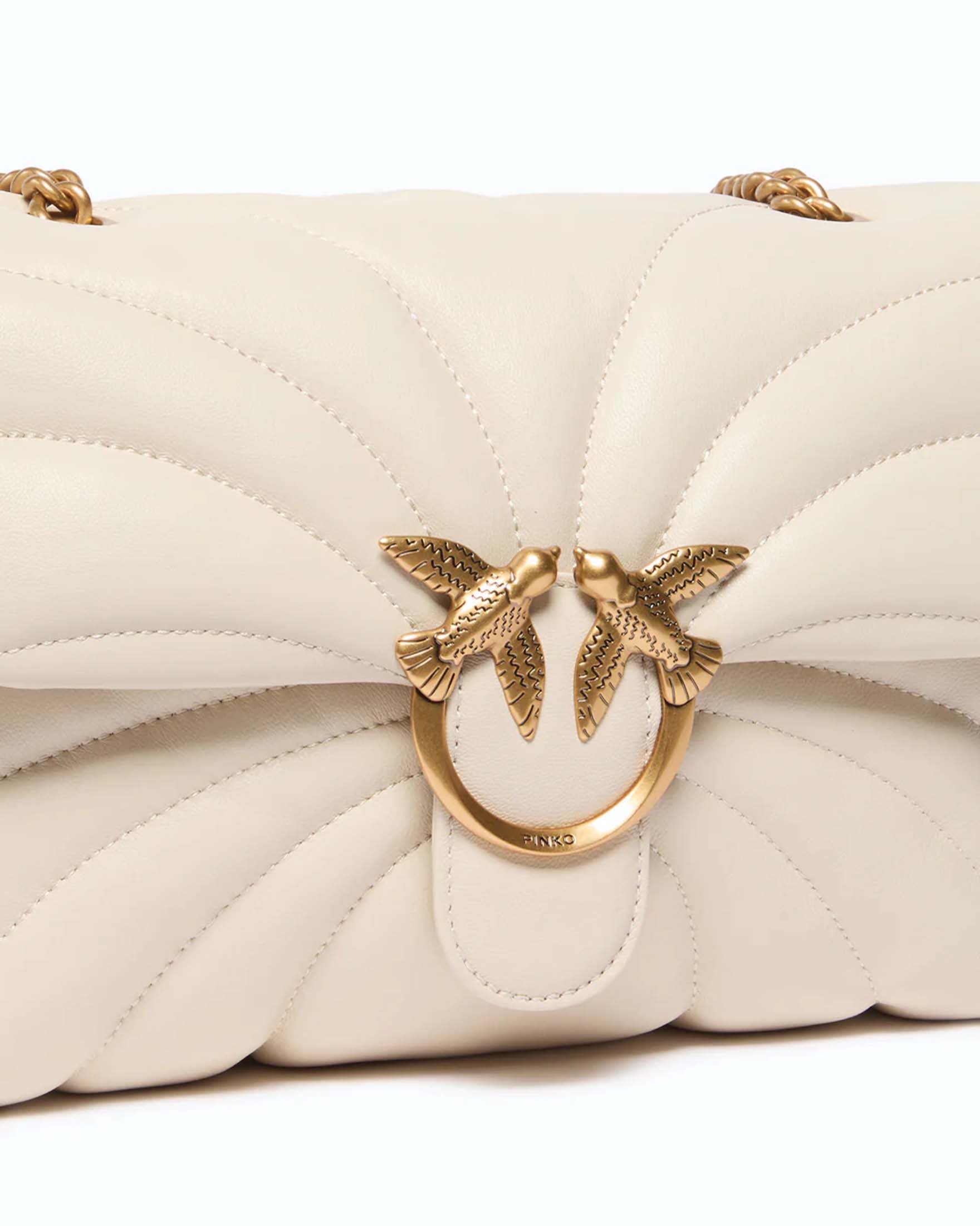 Borsa a tracolla grande Classic Love Bag Puff Butterfly Pinko bianca in nappa trapuntata con dettagli dorati image