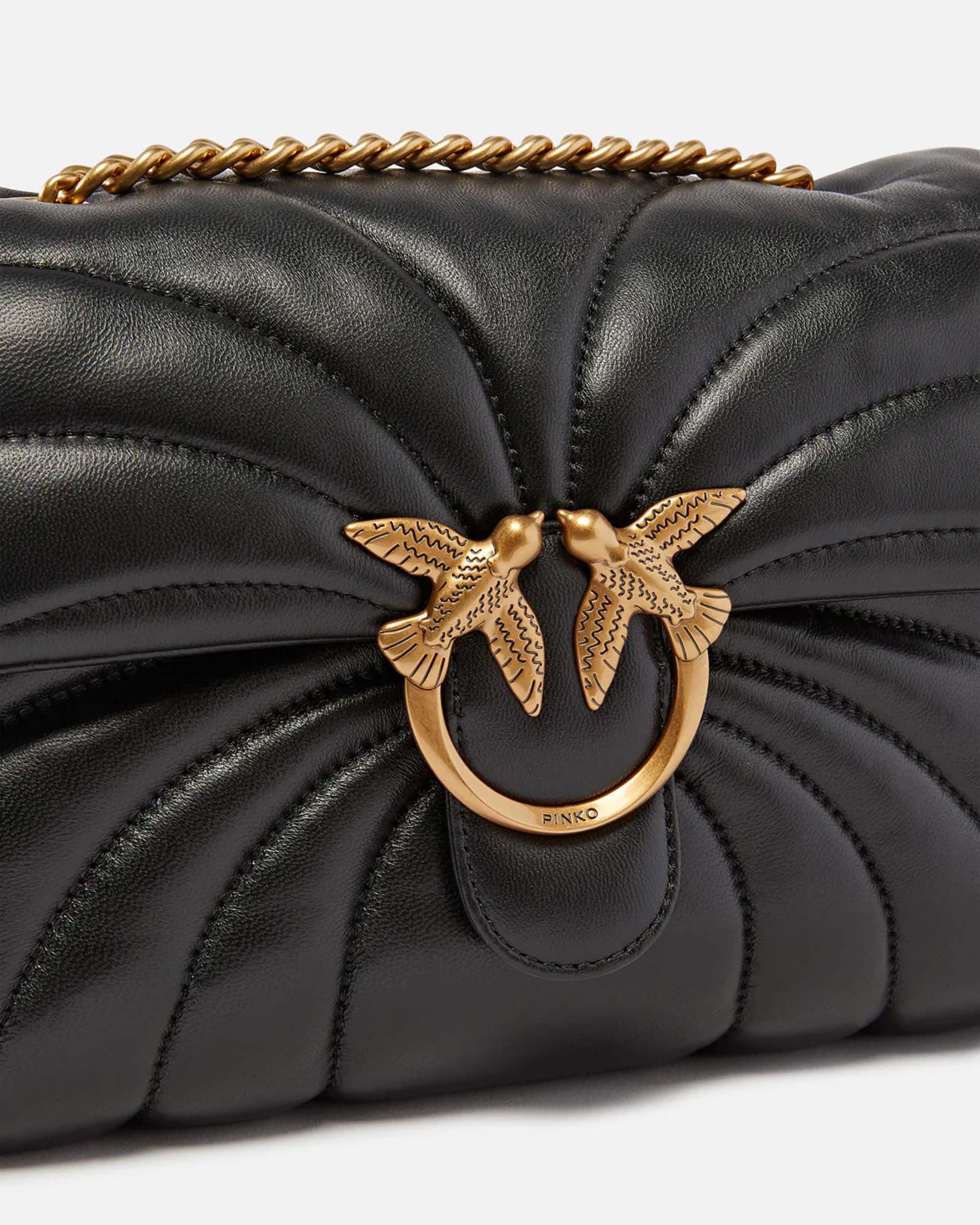 Borsa a tracolla grande Classic Love Bag Puff Butterfly Pinko nera in nappa trapuntata con dettagli dorati image