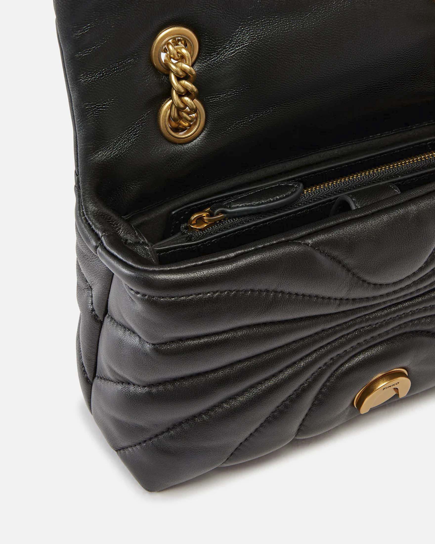 Borsa piccola a tracolla Love Bag Puff Butterfly nera in nappa trapuntata con dettagli dorati image