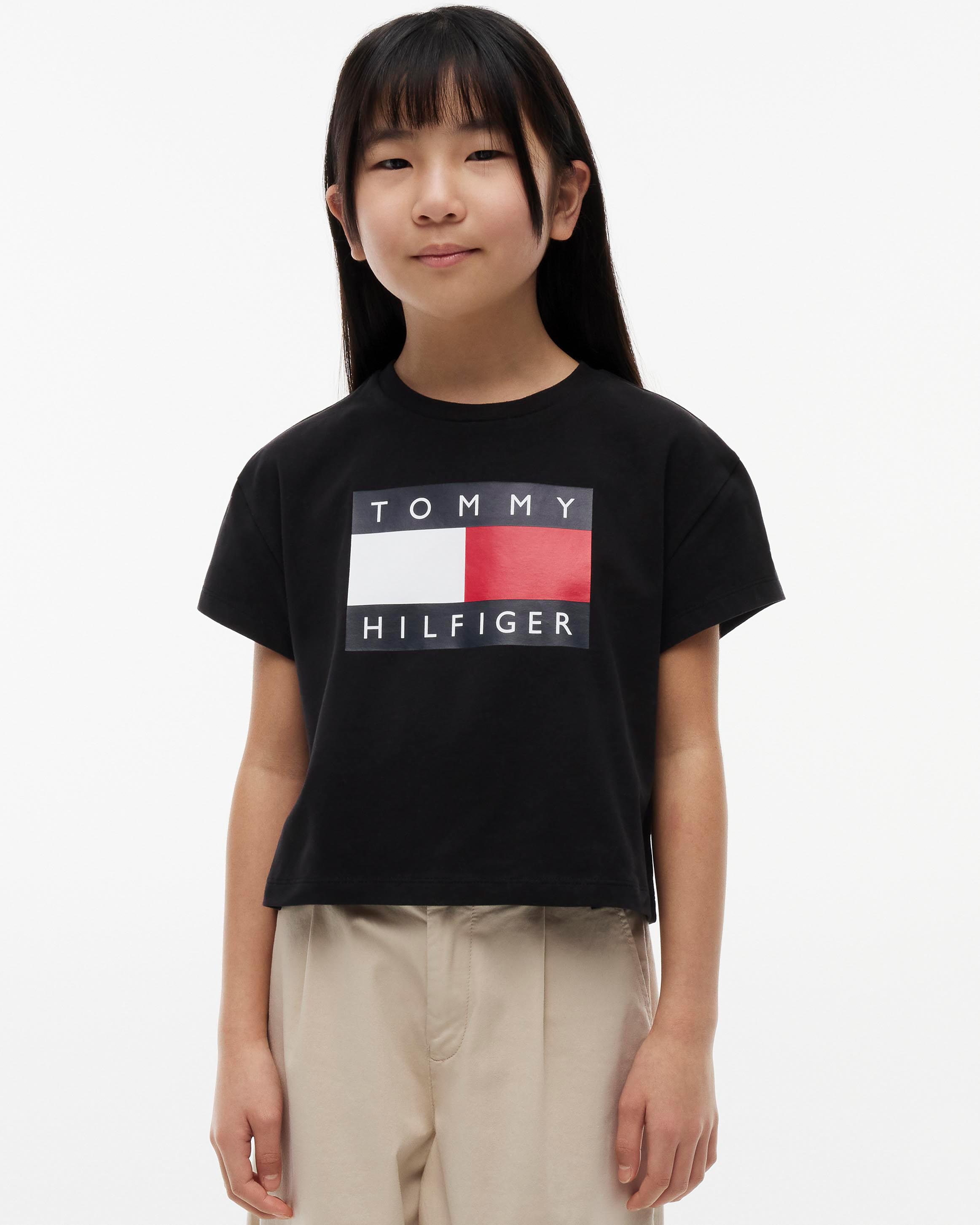 T-shirt nera Tommy Hilfiger in cotone a maniche corte con maxi bandiera logo