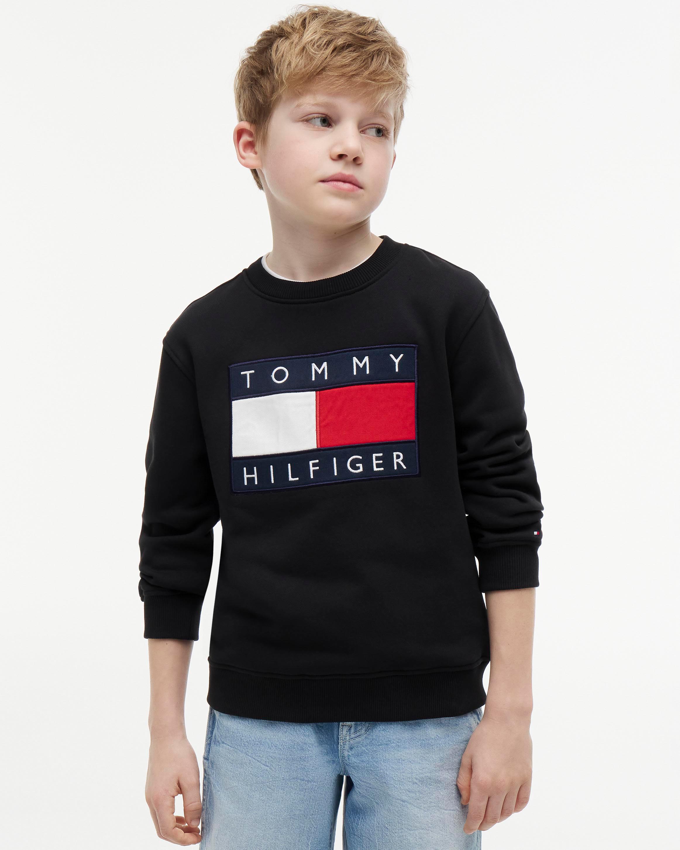 Felpa nera Tommy Hilfiger in puro cotone con maxi bandiera logo