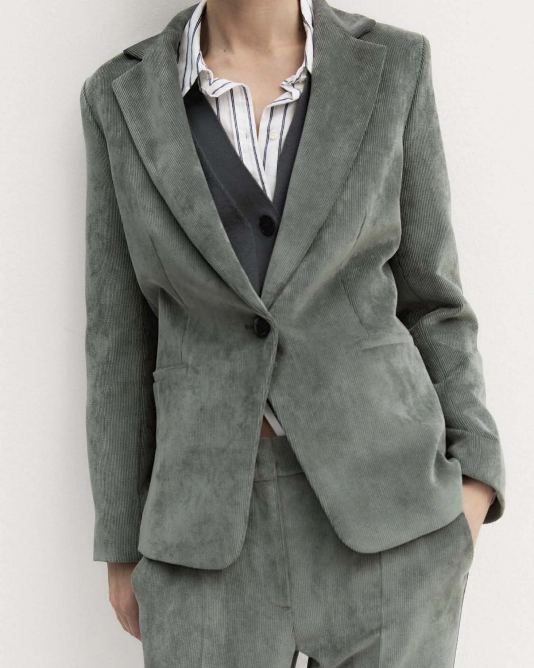 Blazer Emme Marella color salvia in velluto stretch con linea sartoriale