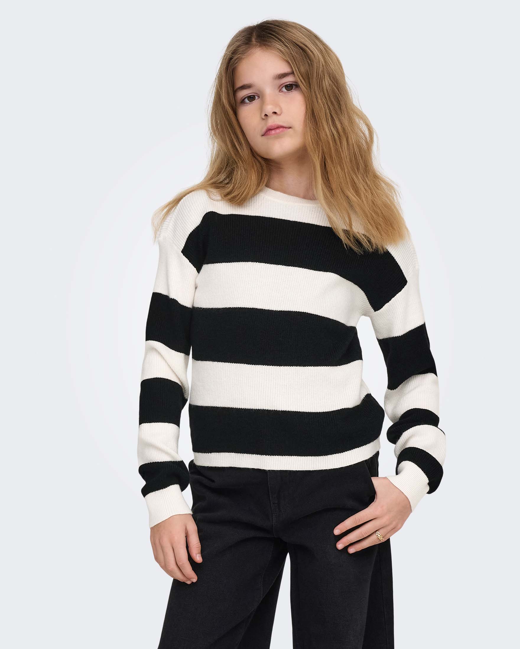 Maglia girocollo Kids Only a righe panna e nere in misto viscosa