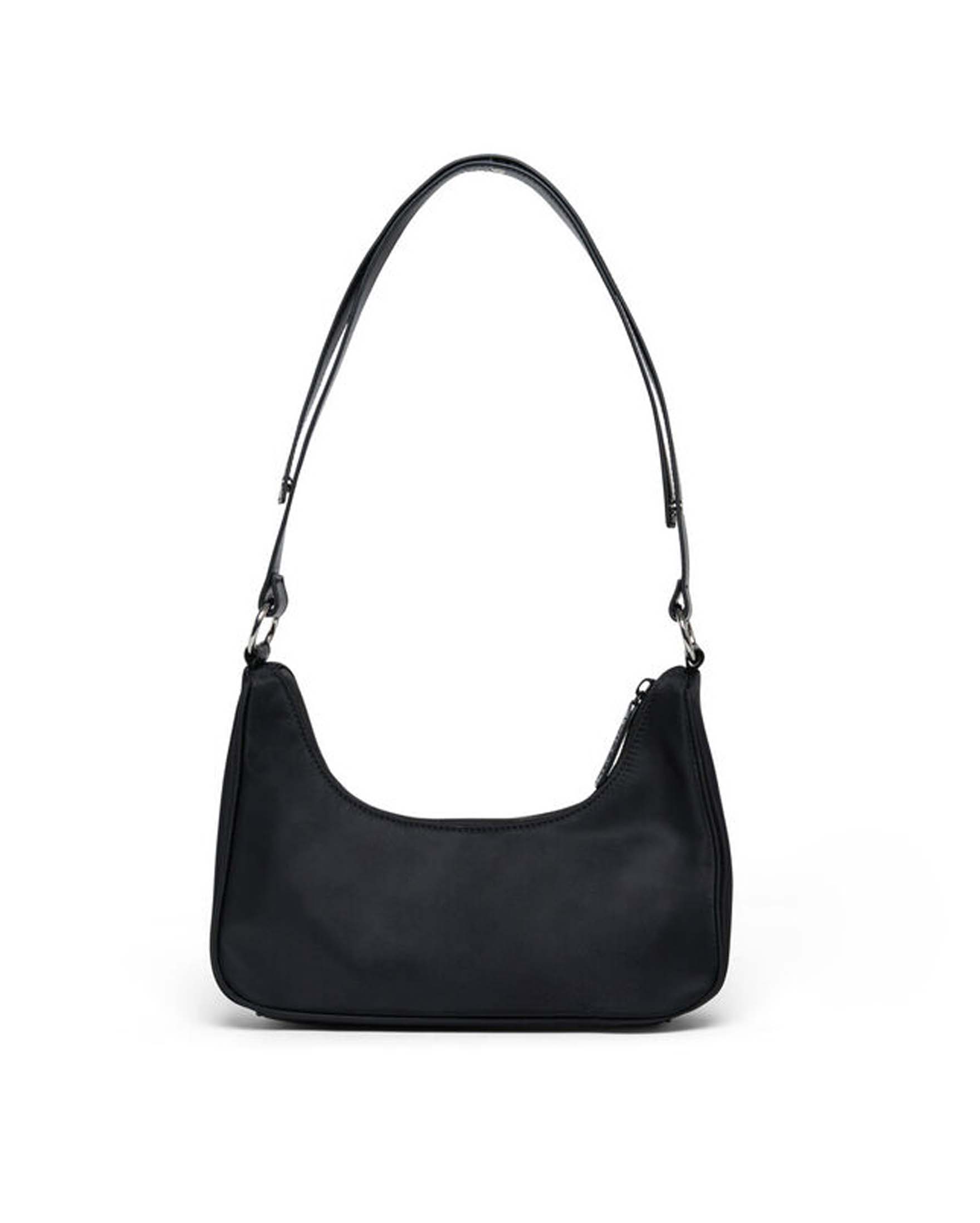 Borsa nera Guess a vela in nylon con tracolla image