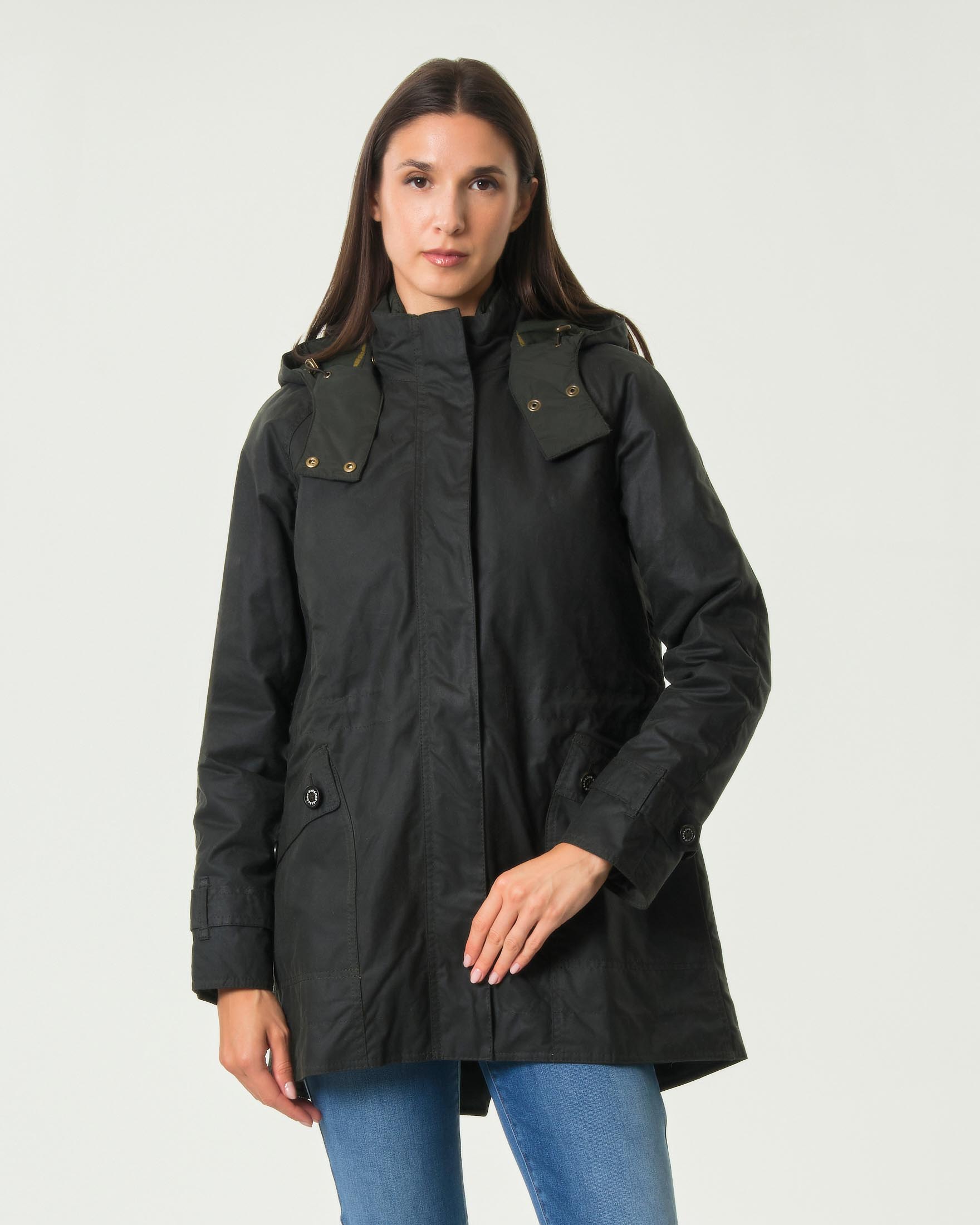 Parka Cannich Barbour verde in cotone cerato imbottito con cappuccio e chiusura con patta antivento