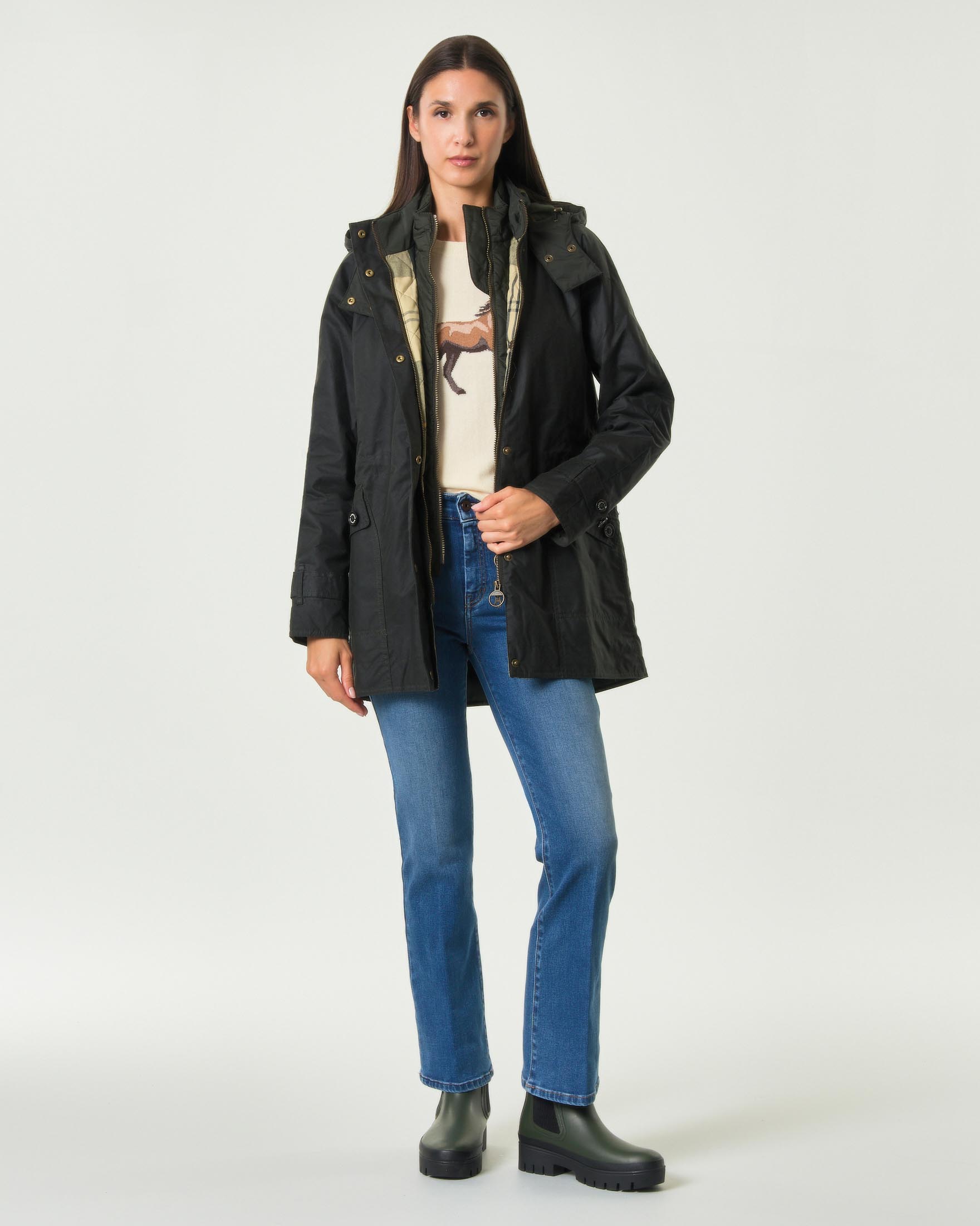 Parka Cannich Barbour verde in cotone cerato imbottito con cappuccio e chiusura con patta antivento image