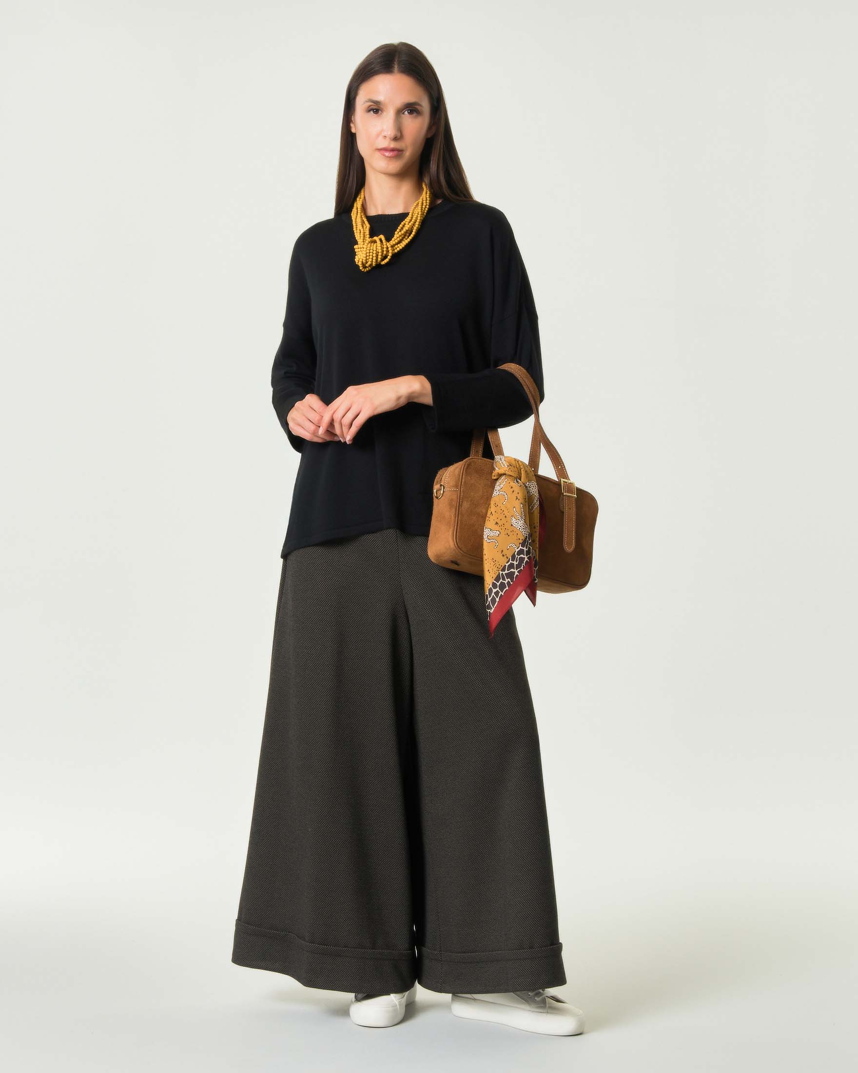Pantaloni super wide Jurerê in jacquard nero e marrone di misto viscosa con risvoltino sul fondo