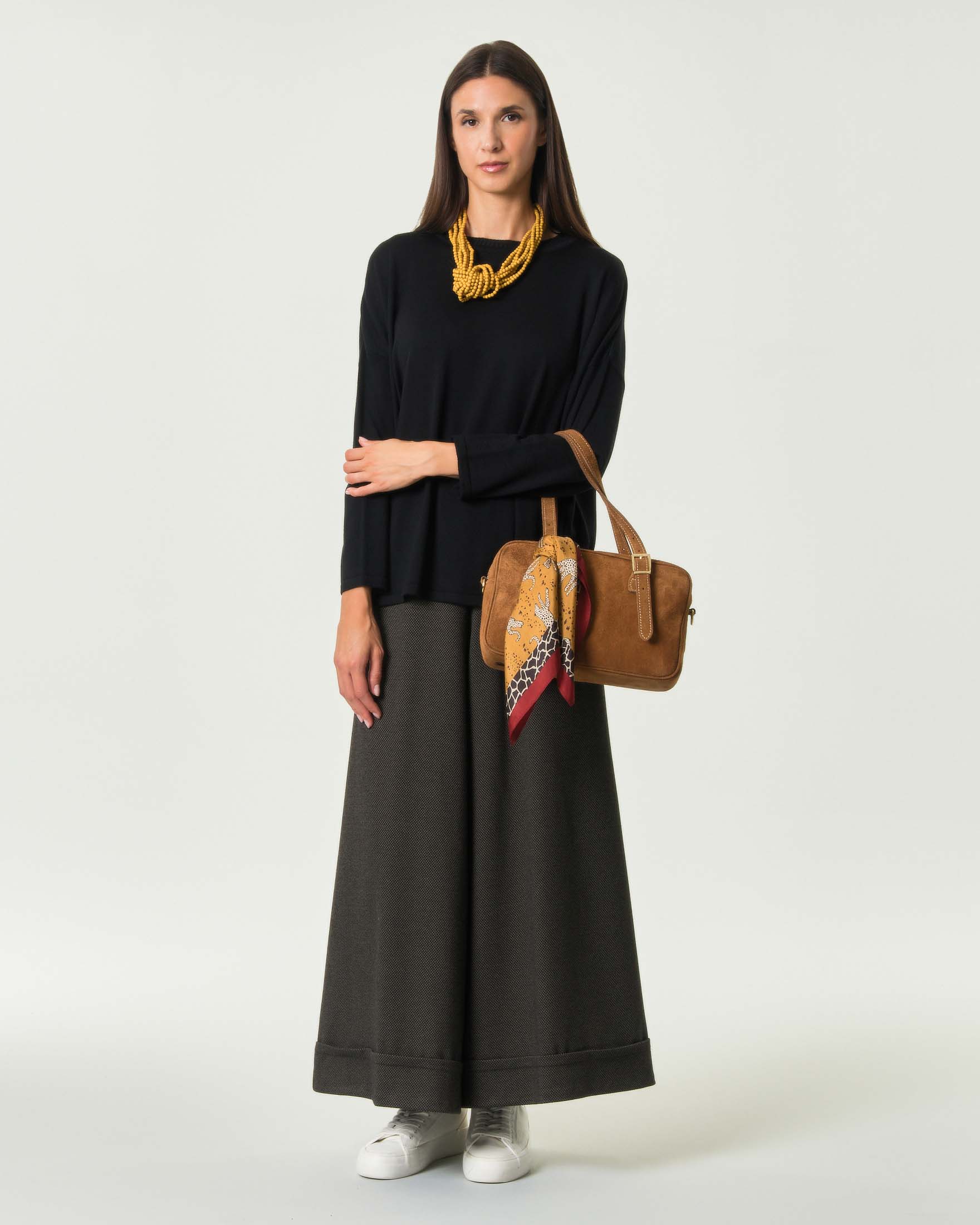 Pantaloni super wide Jurerê in jacquard nero e marrone di misto viscosa con risvoltino sul fondo image