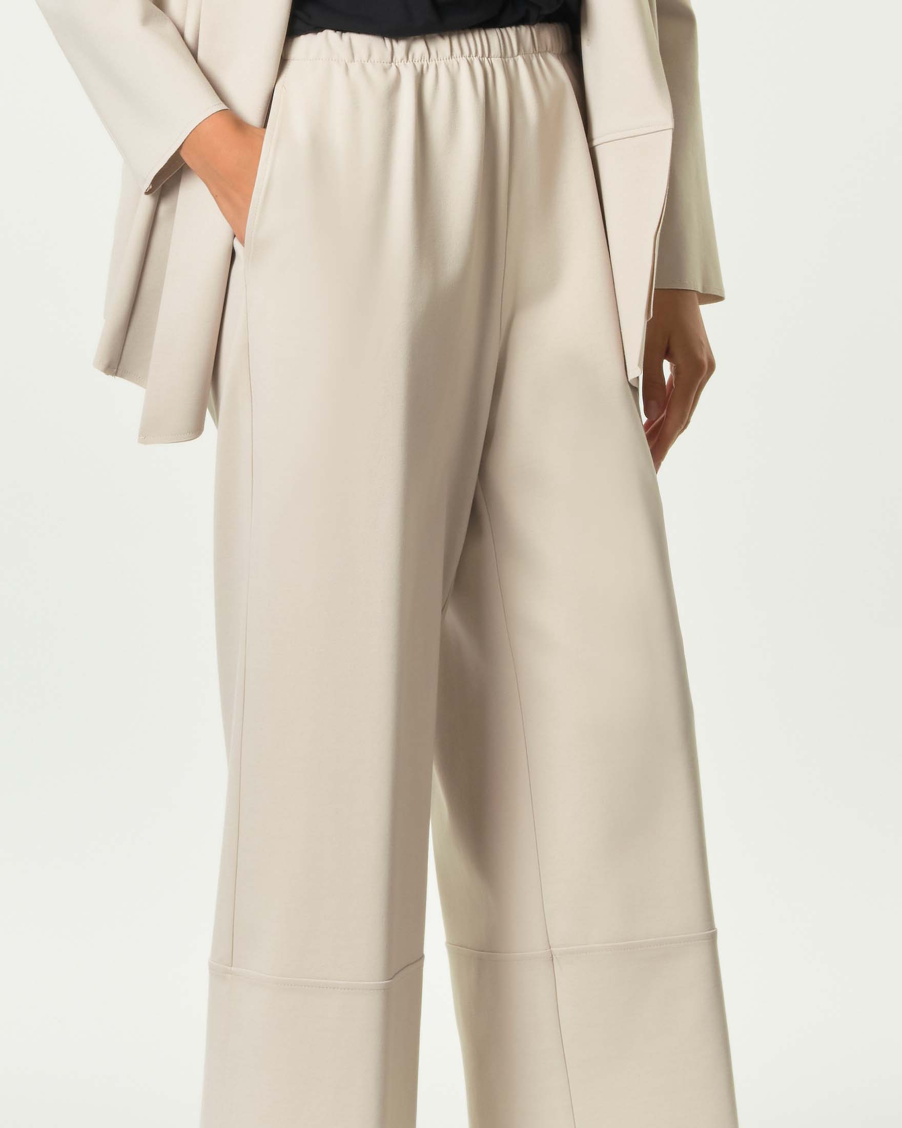Pantaloni wide Jurerê avorio in punto Milano di viscosa stretch con tasche e vita elasticizzata image