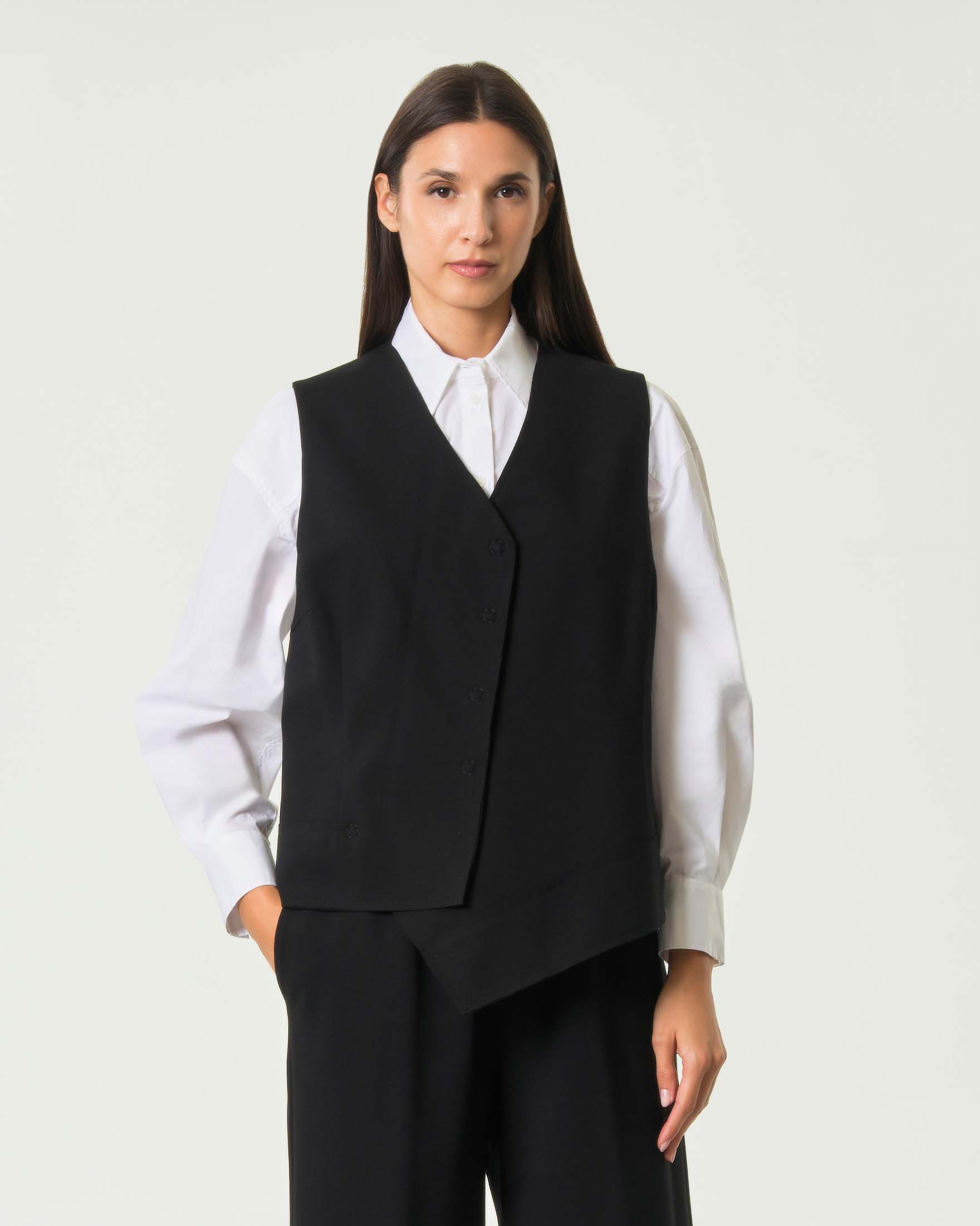 Gilet asimmetrico Jurerê nero in viscosa a punto Milano con scollo a V e bottoni automatici