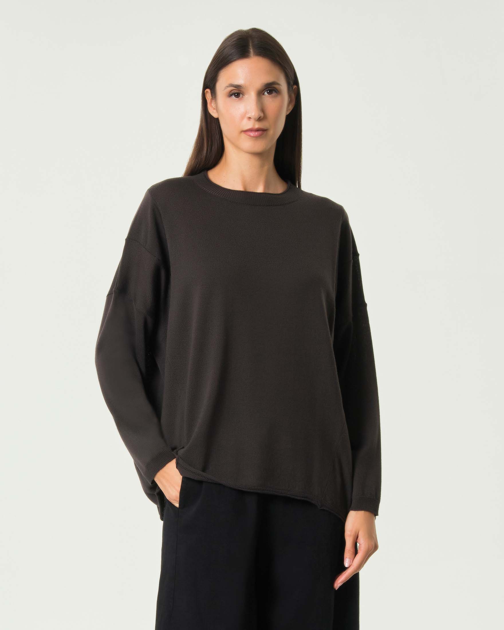 Maglia Jurerê marrone in misto lana con bordi a costine e scollo stondato