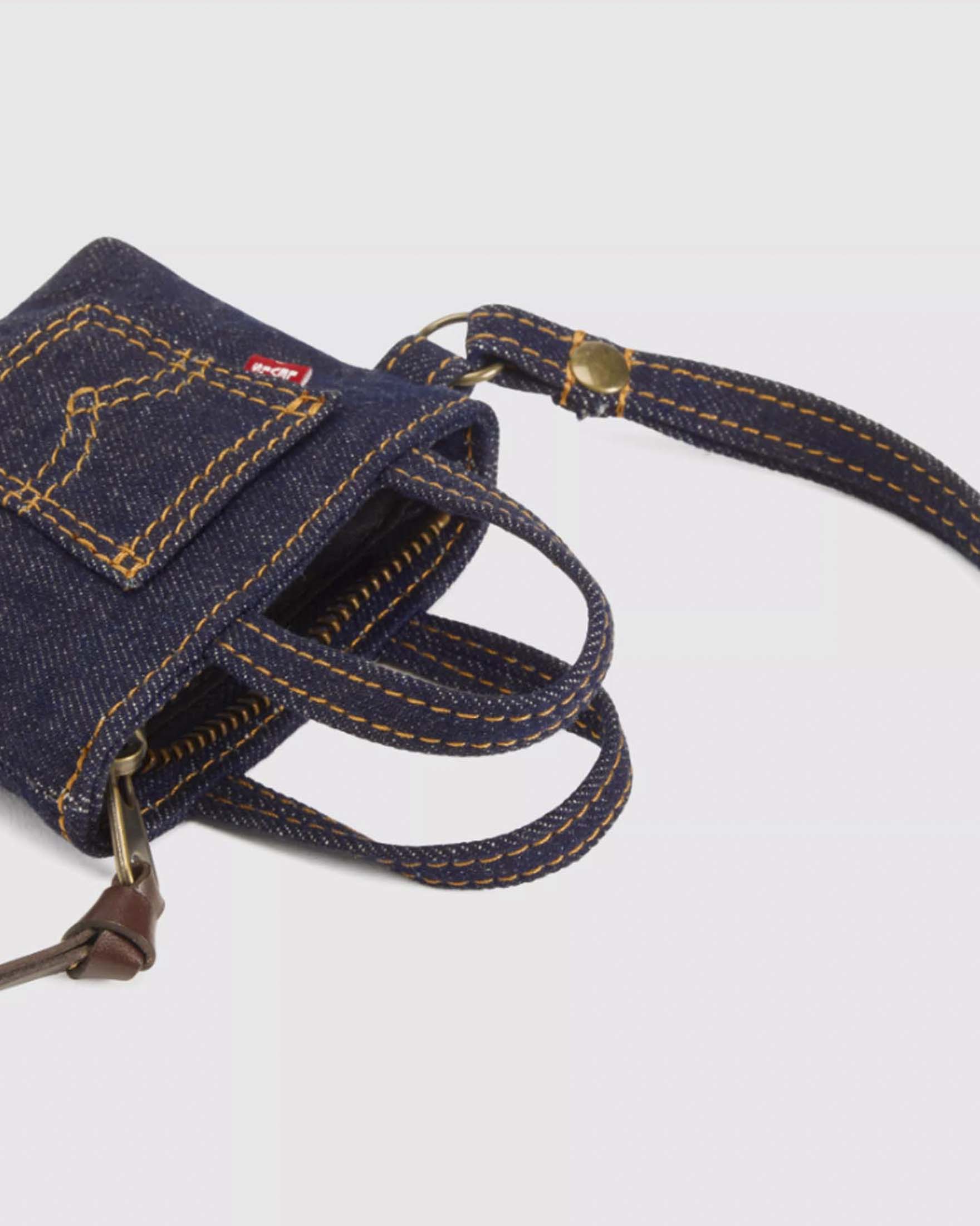 Mini Backpocket Tote Charm Levi's lavaggio scuro in cotone con chiusura zip image