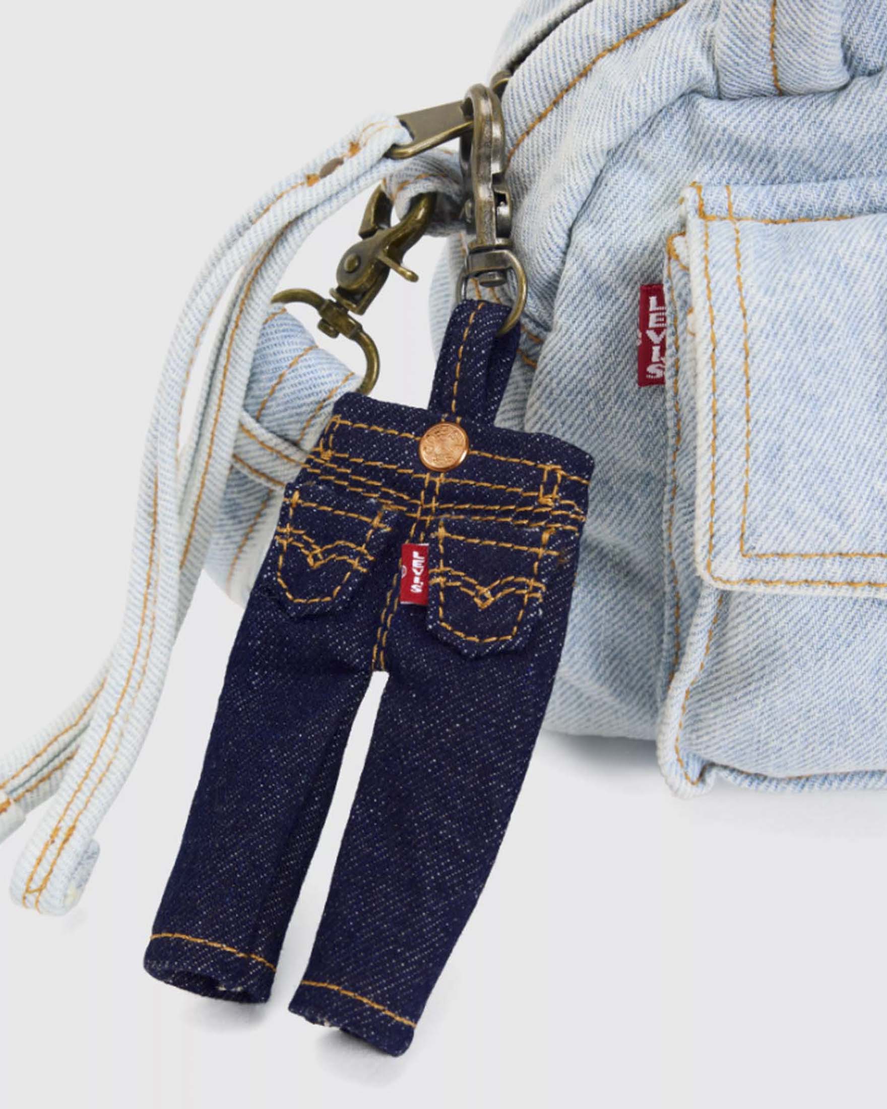Mini 501 Charm Levi's lavaggio scuro in cotone con clip in metallo image