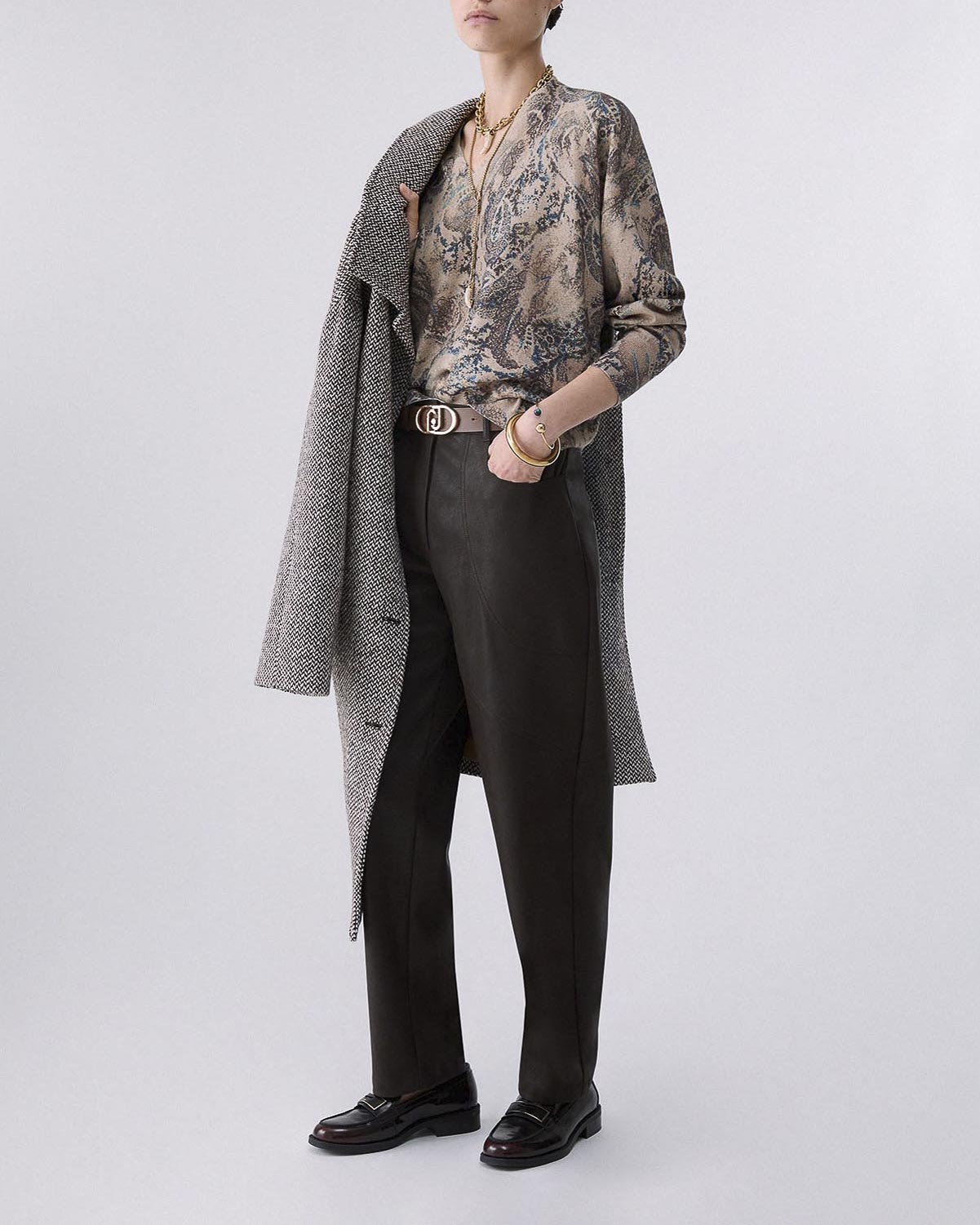 Pantaloni baggy Liu Jo in  similpelle color testa di moro a vita alta con cuciture decorative