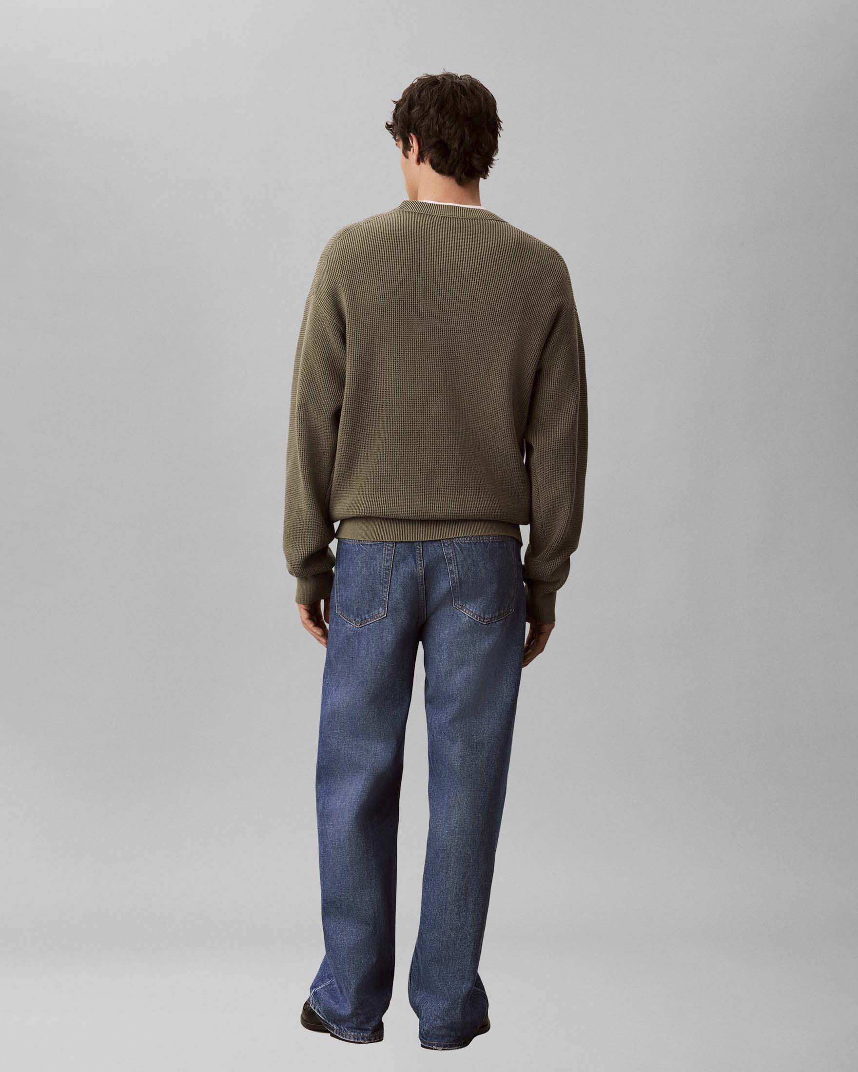 Maglione girocollo Calvin Klein Jeans verde militare in cotone waffle con patch logo image