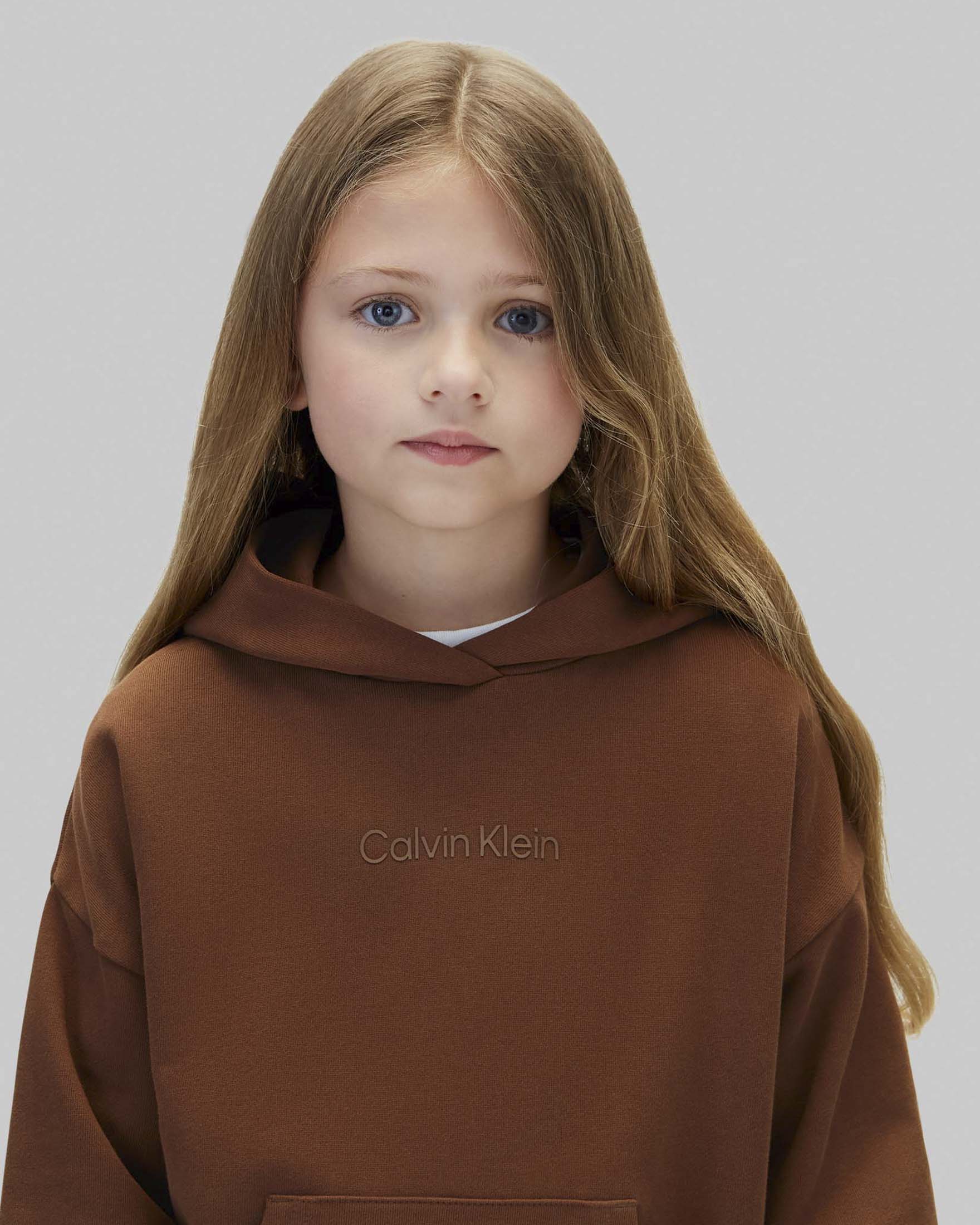 Felpa Calvin Klein marrone a maniche lunghe con cappuccio e tasca marsupio image