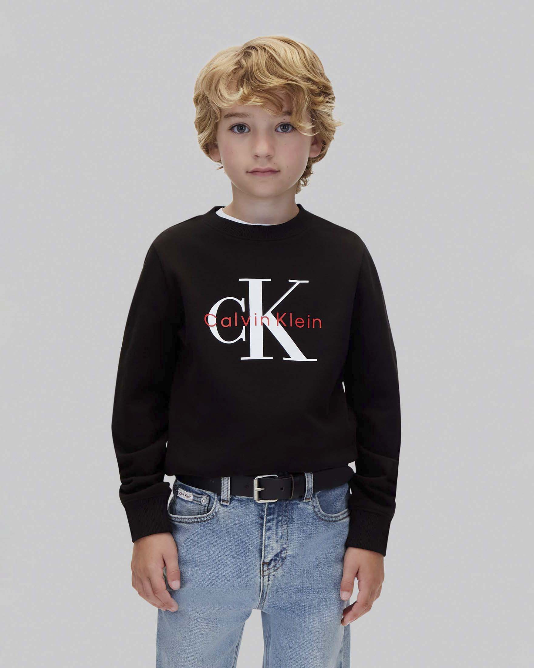 Felpa nera Calvin Klein in puro cotone con maxi logo bianco e rosso