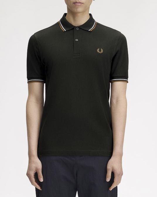 Polo color fango mezza manica Fred Perry con bordino bianco e oro