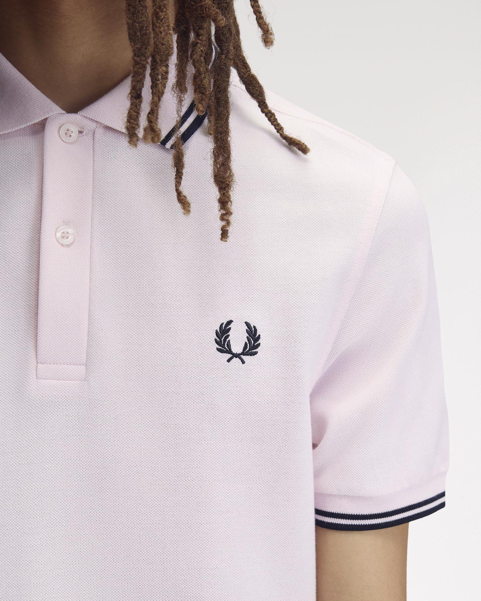 Polo rosa mezza manica Fred Perry con bordino blu image