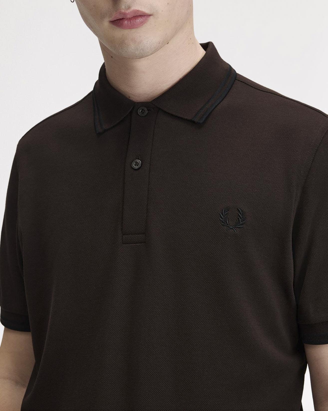 Polo marrone mezza manica Fred Perry con bordino nero image