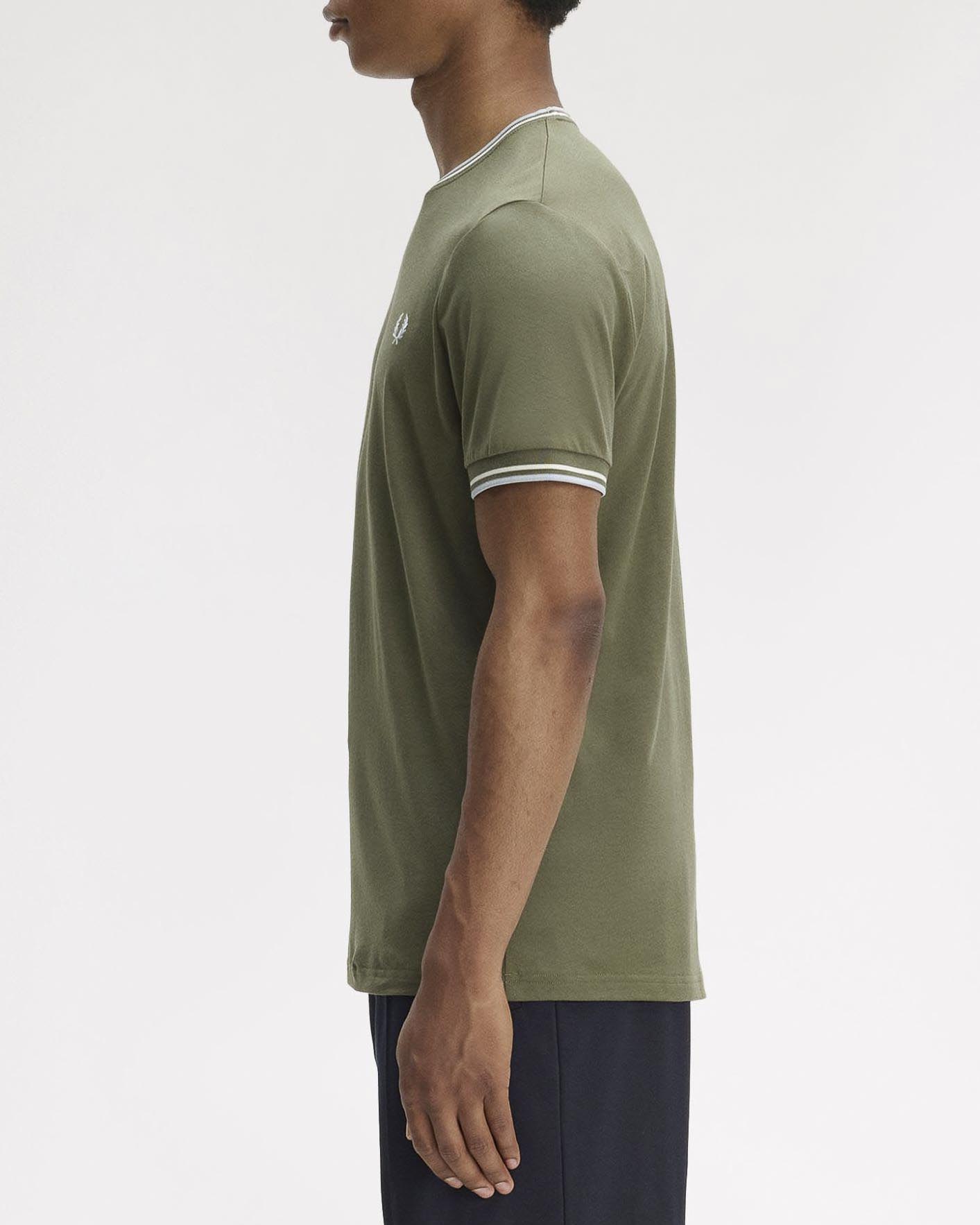 T-shirt Fred Perry salvia mezza manica con bordino bianco e azzurro image