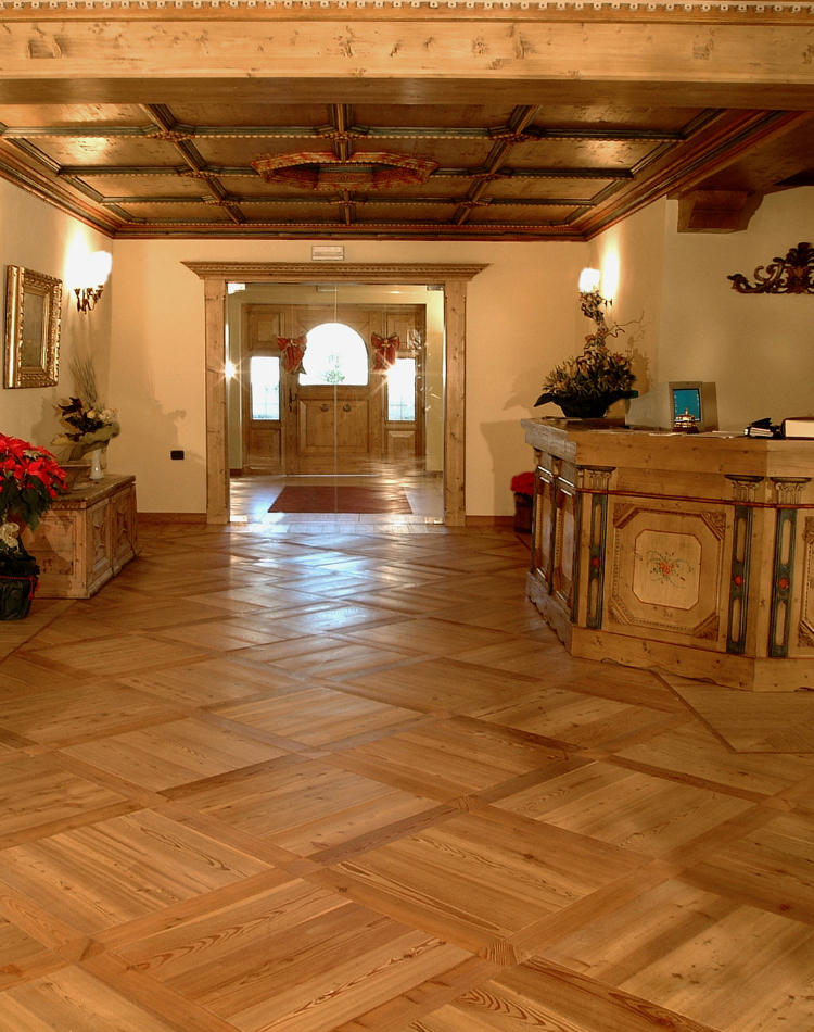 parquet in legno larice con posa a cassettoni