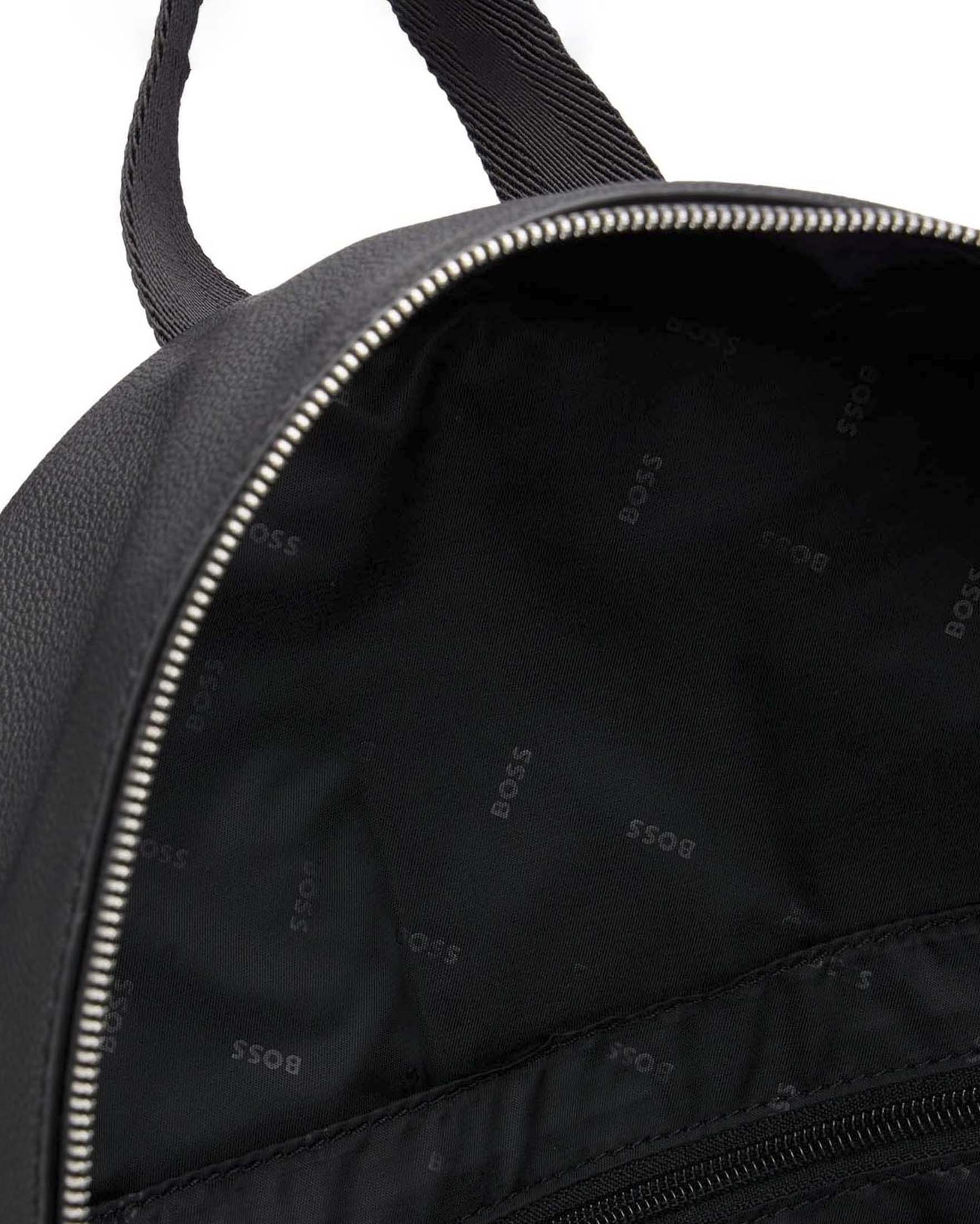 Zaino Boss nero in similpelle martellata image