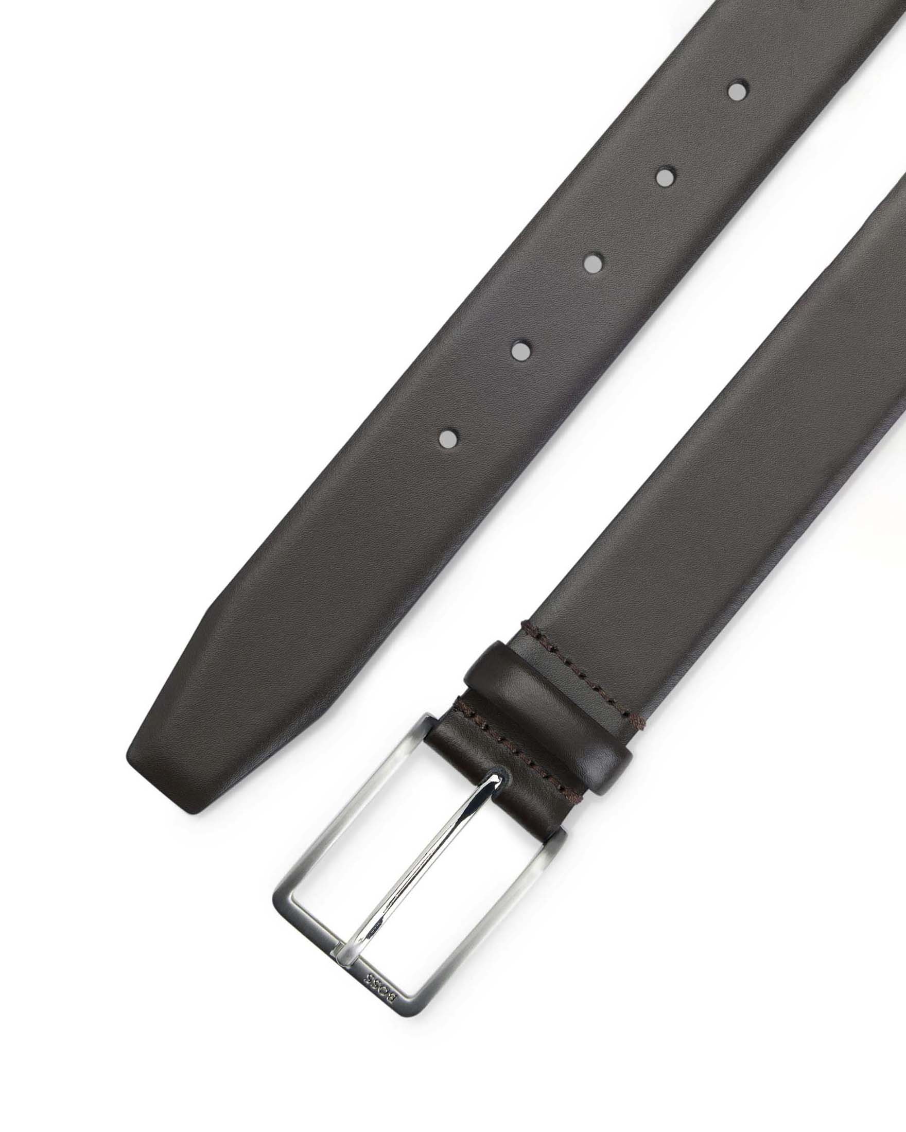 Cintura Boss testa di moro in pelle liscia con logo inciso sulla fibbia image
