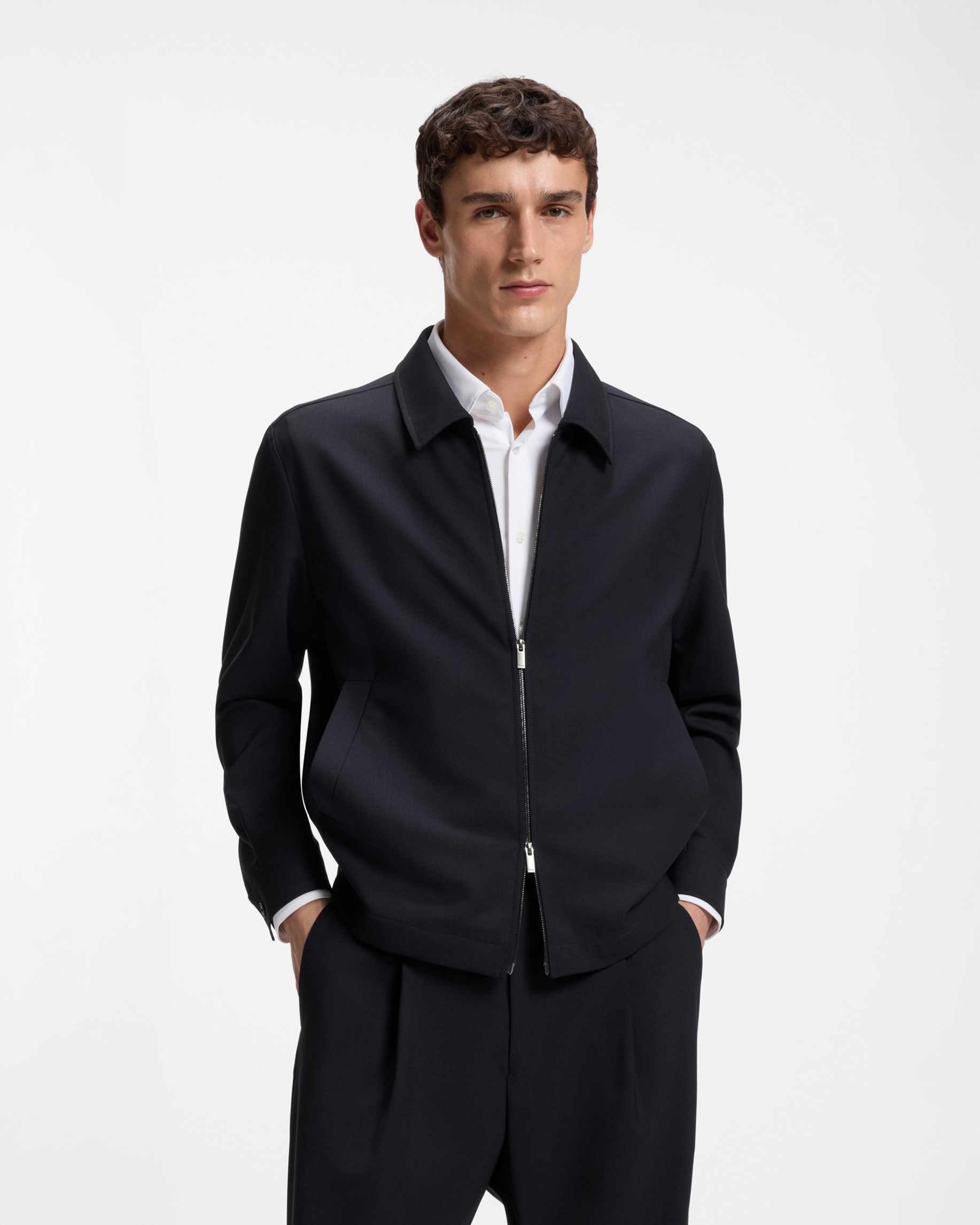 Giacca Boss blu scuro in lana vergine con chiusura a zip