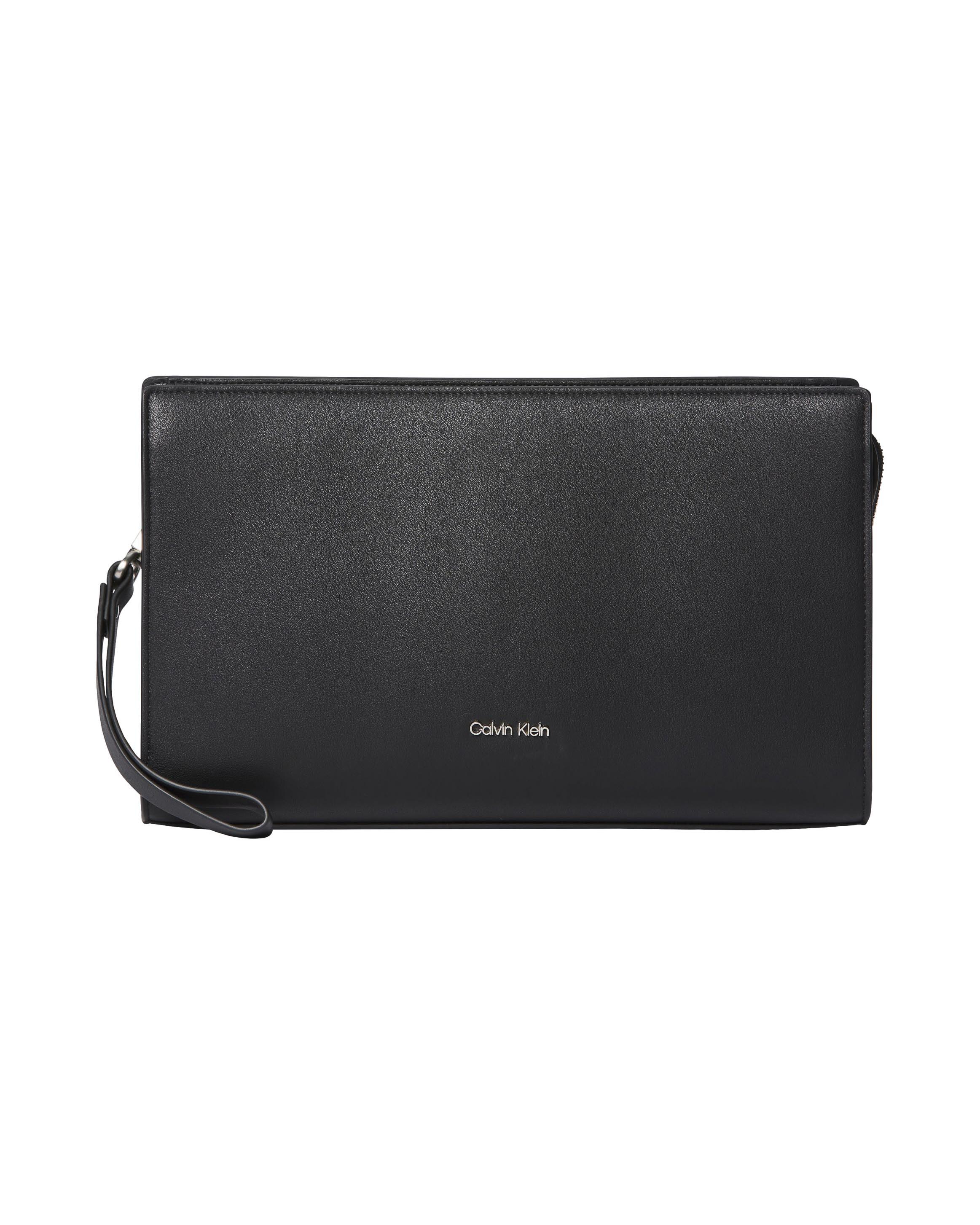 Pochette Calvin Klein nera in similpelle con logo in metallo