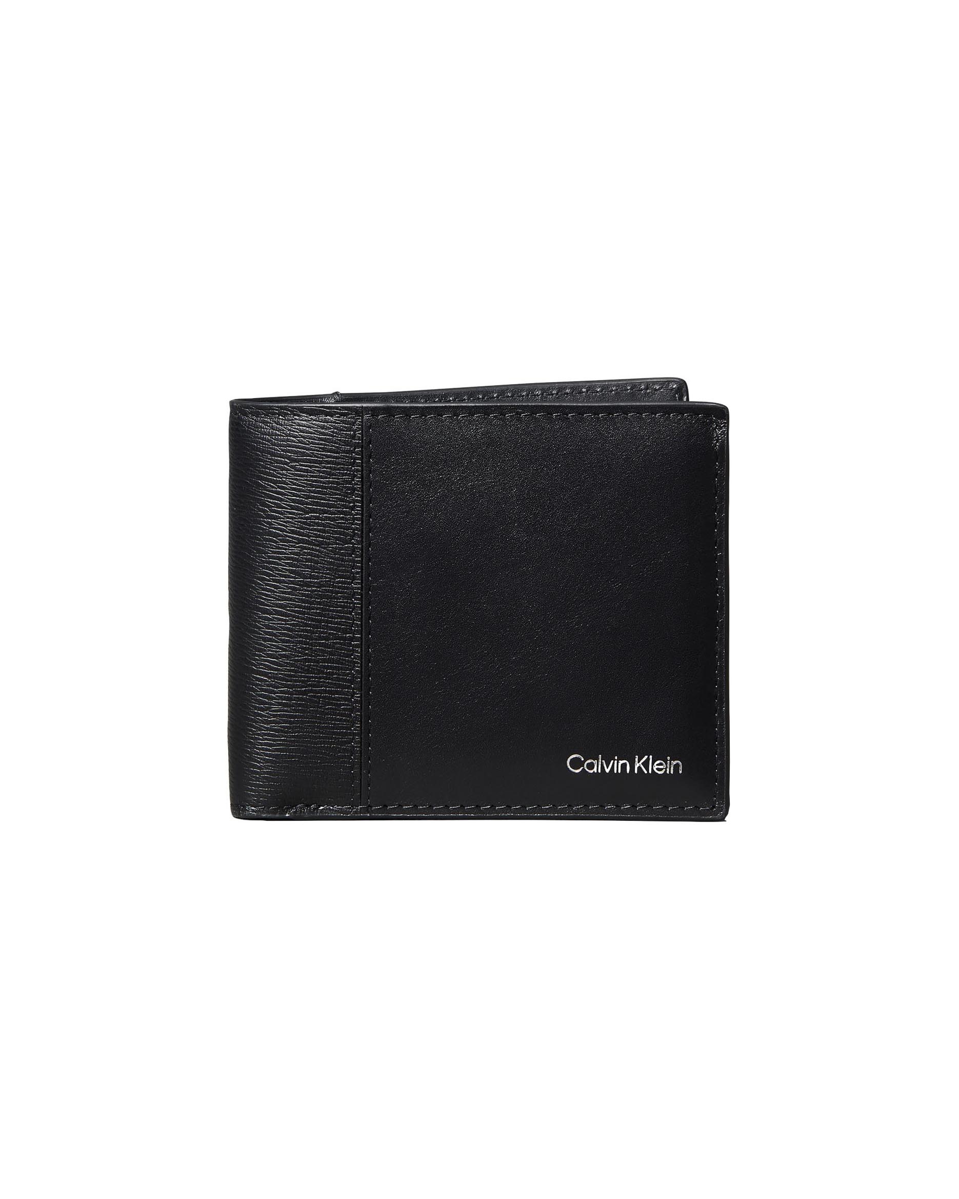 Portafoglio Calvin Klein nero in pelle liscia con logo stampato