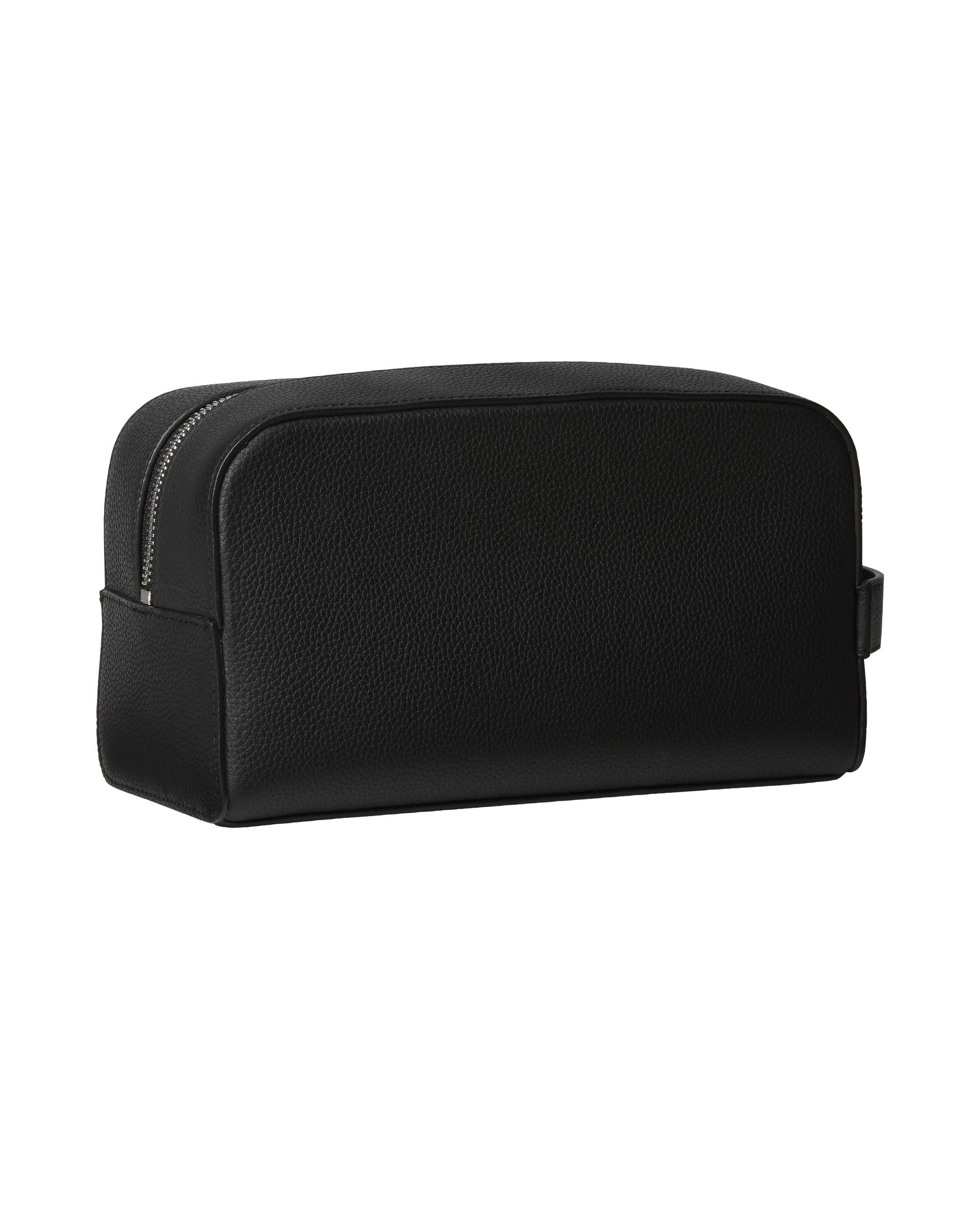 Beauty case Calvin Klein nero in pelle martellata con logo in rilievo image
