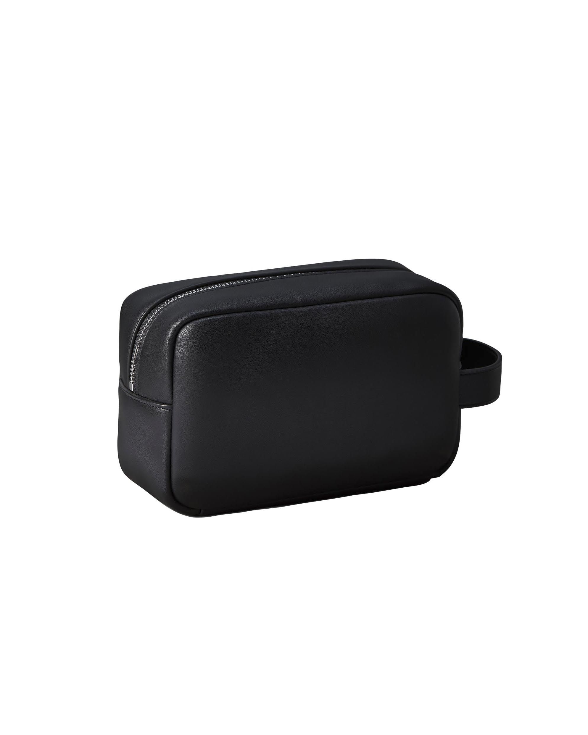 Beauty case Calvin Klein nero in similpelle liscia con logo in metallo image