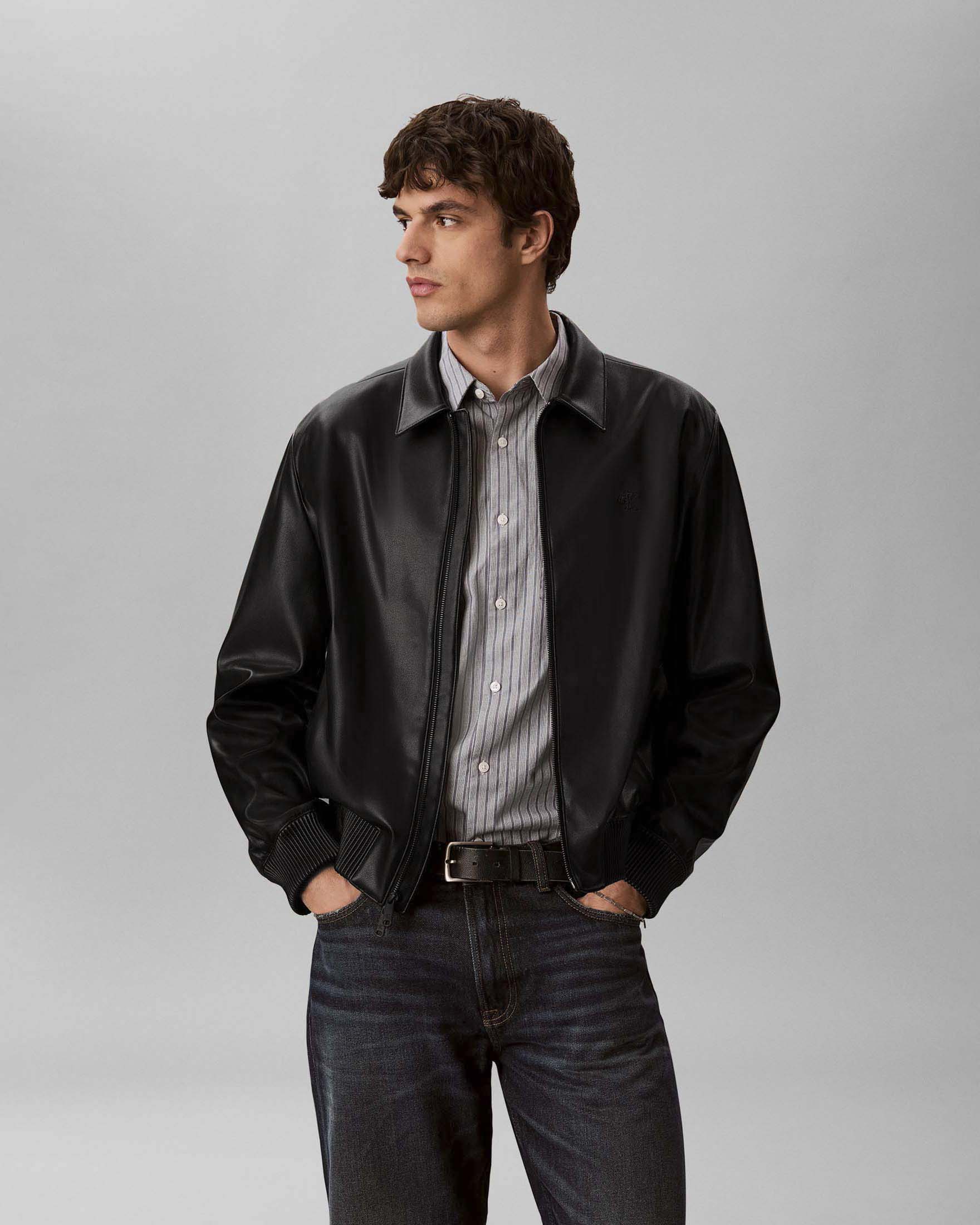 Bomber Calvin Klein nero in similpelle con logo ricamato