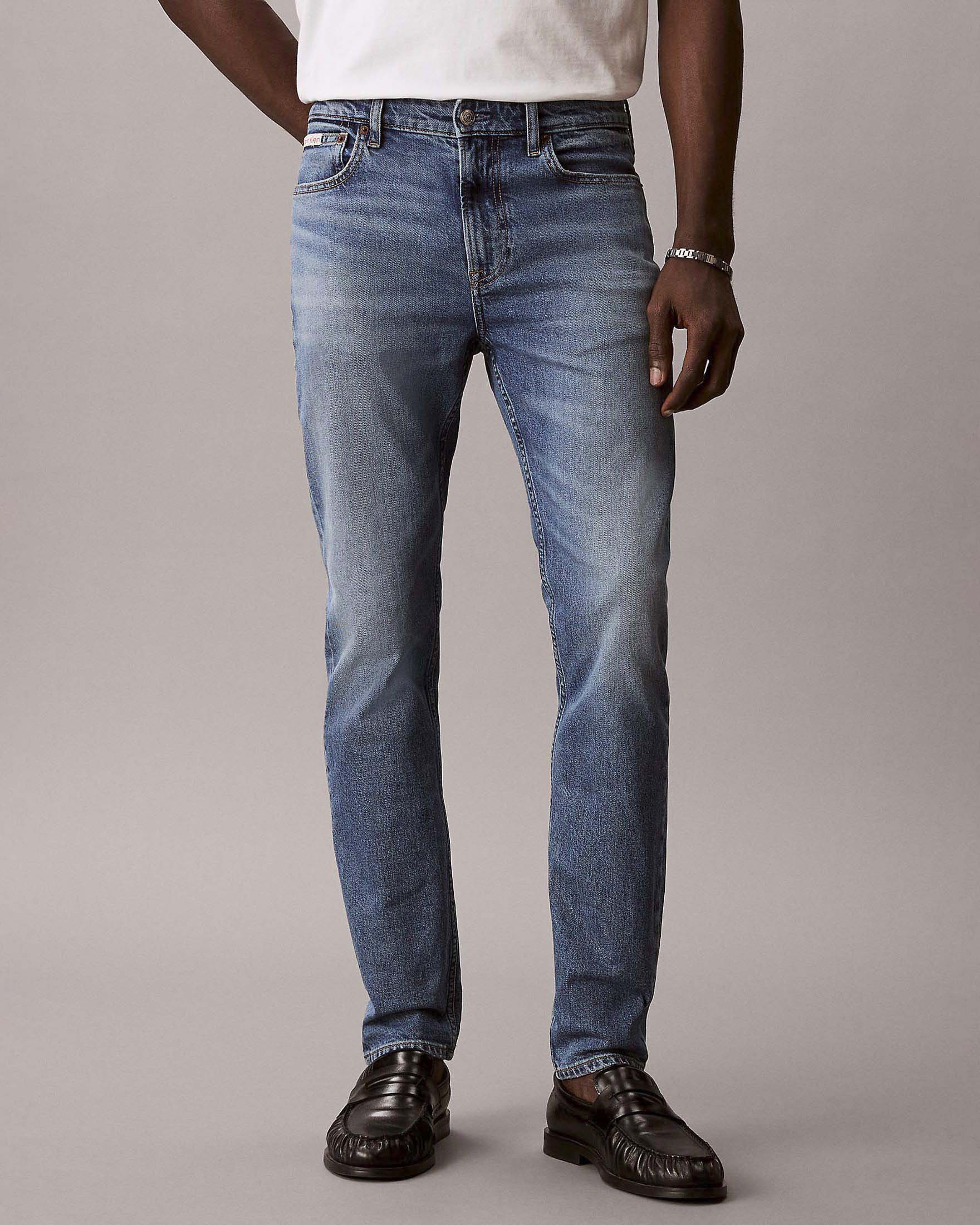 Jeans slim Calvin Klein Jeans blu lavaggio medio in cotone elasticizzato image