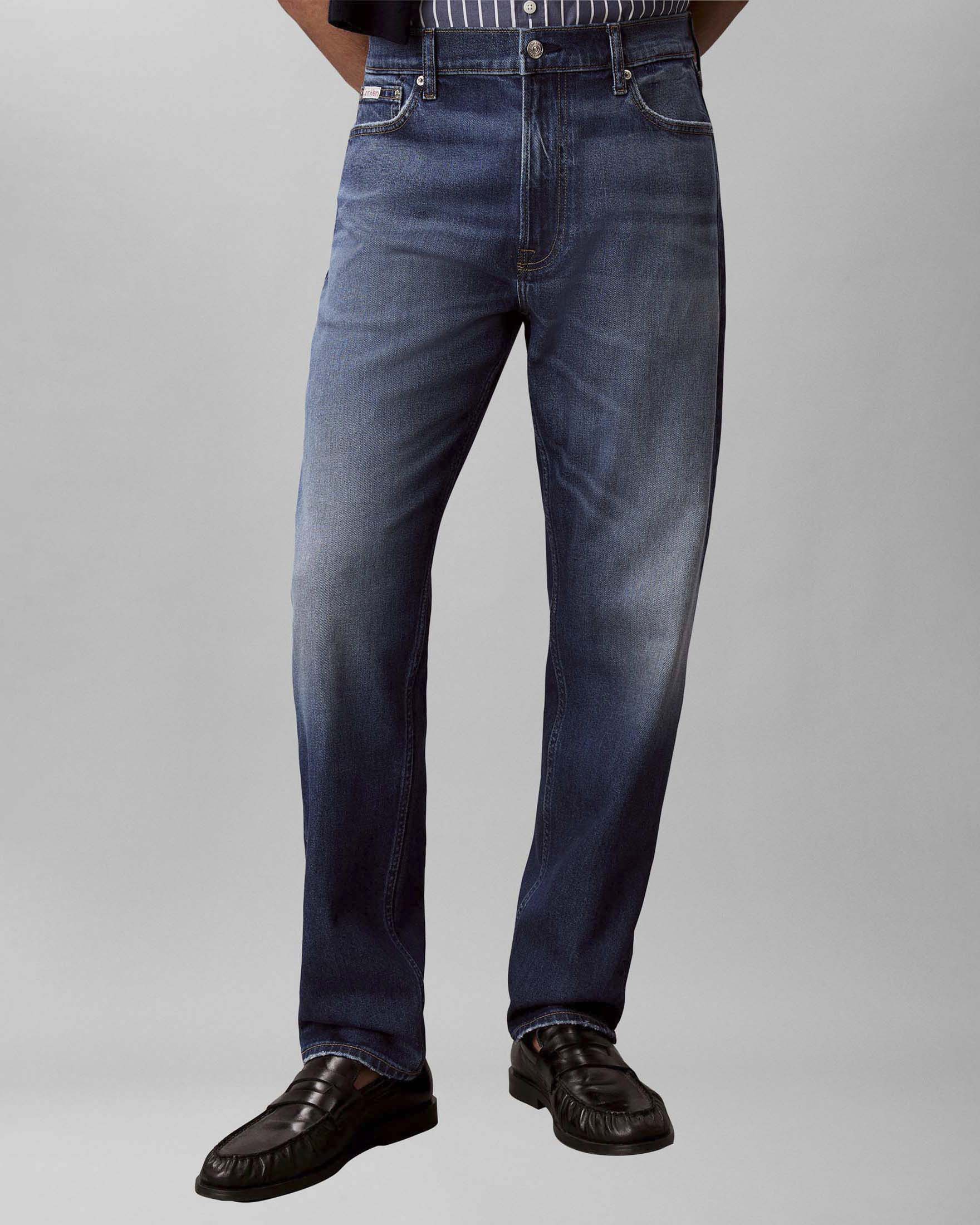 Jeans tapered Calvin Klein Jeans blu lavaggio medio in misto cotone