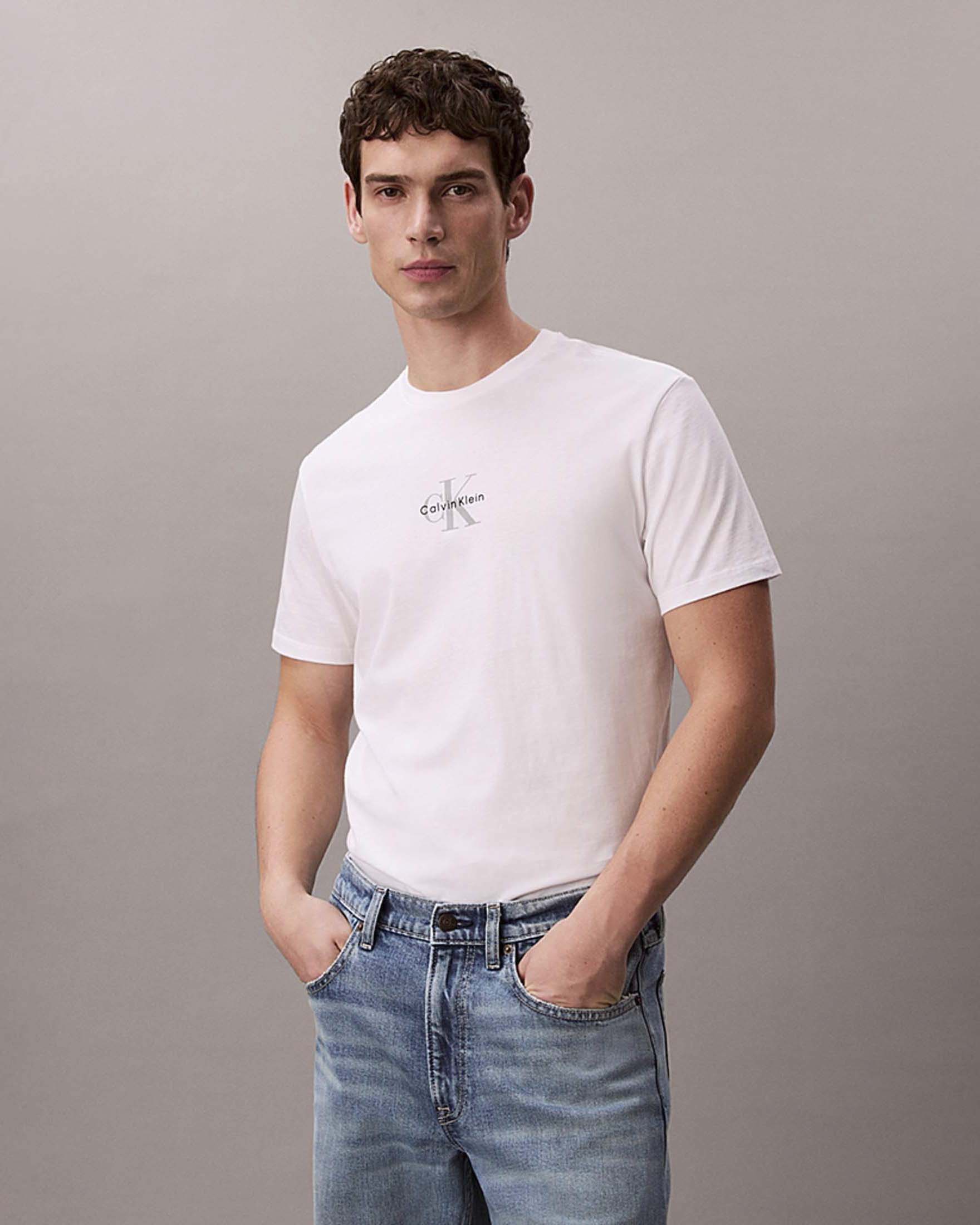 T-shirt Calvin Klein Jeans bianca in cotone con stampa logo centrale