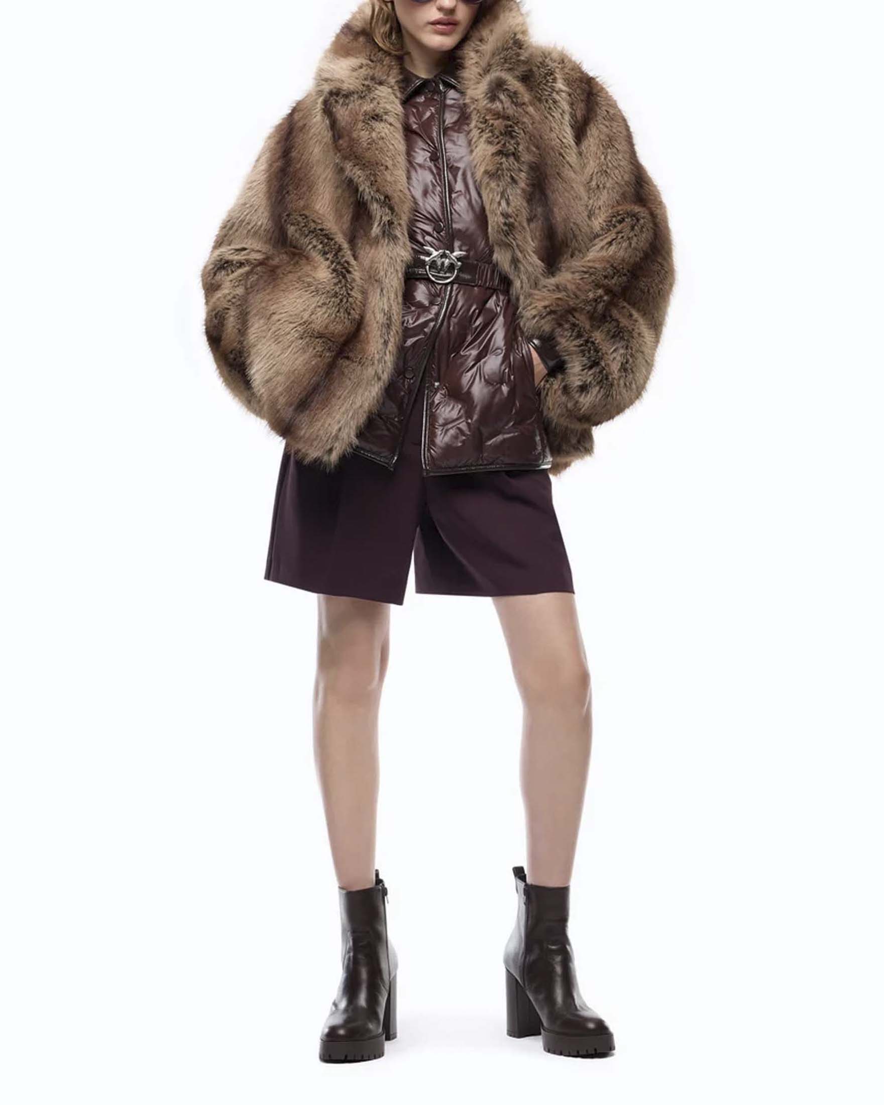 Caban over Pinko nocciola in ecopelliccia con fodera jacquard e collo a rever classico image