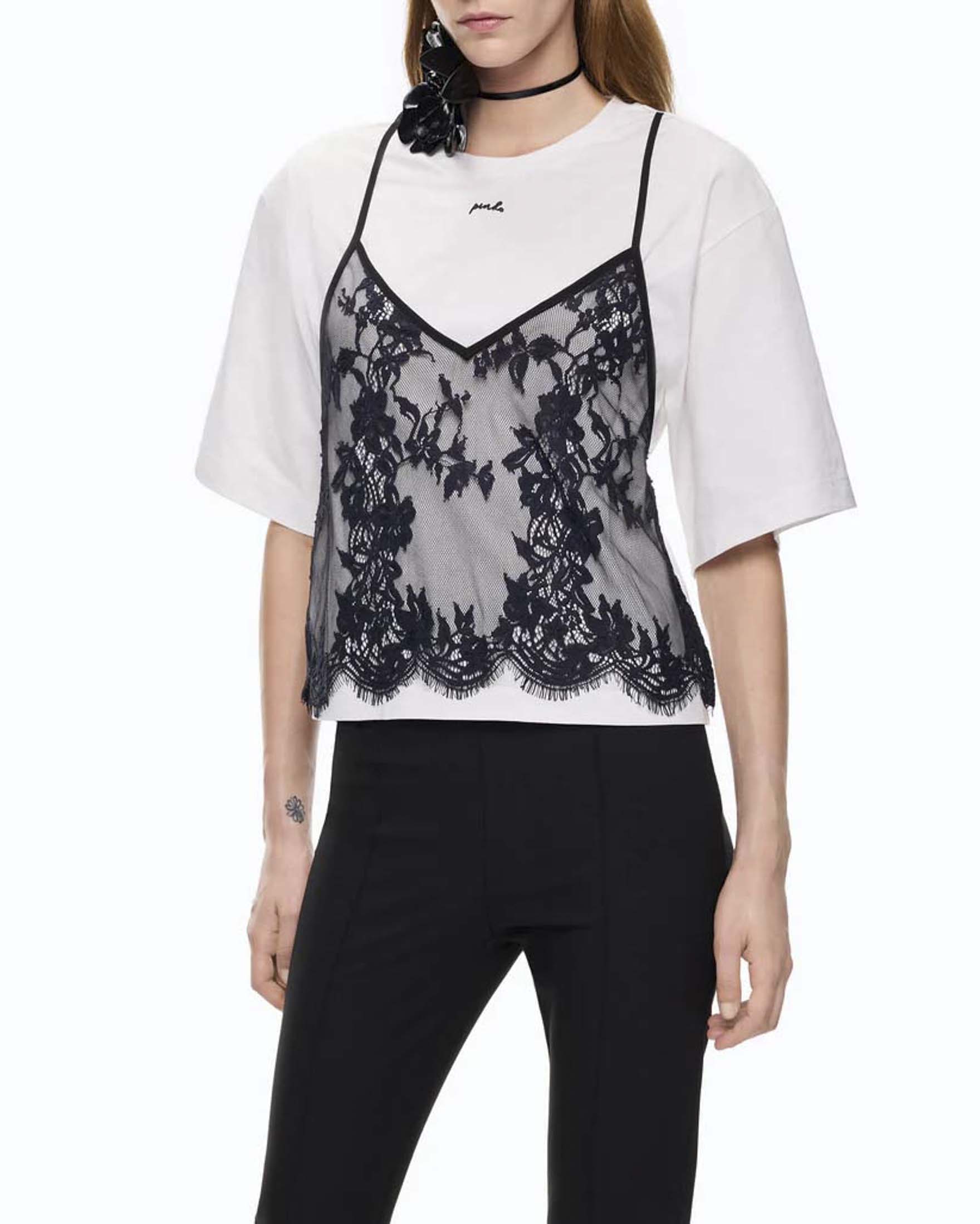 T-shirt Pinko bianca in cotone con top lingerie in pizzo nero